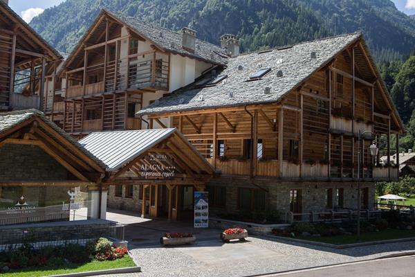 Alagna Mountain Resort & Spa, a member of Radisson Individuals exterior