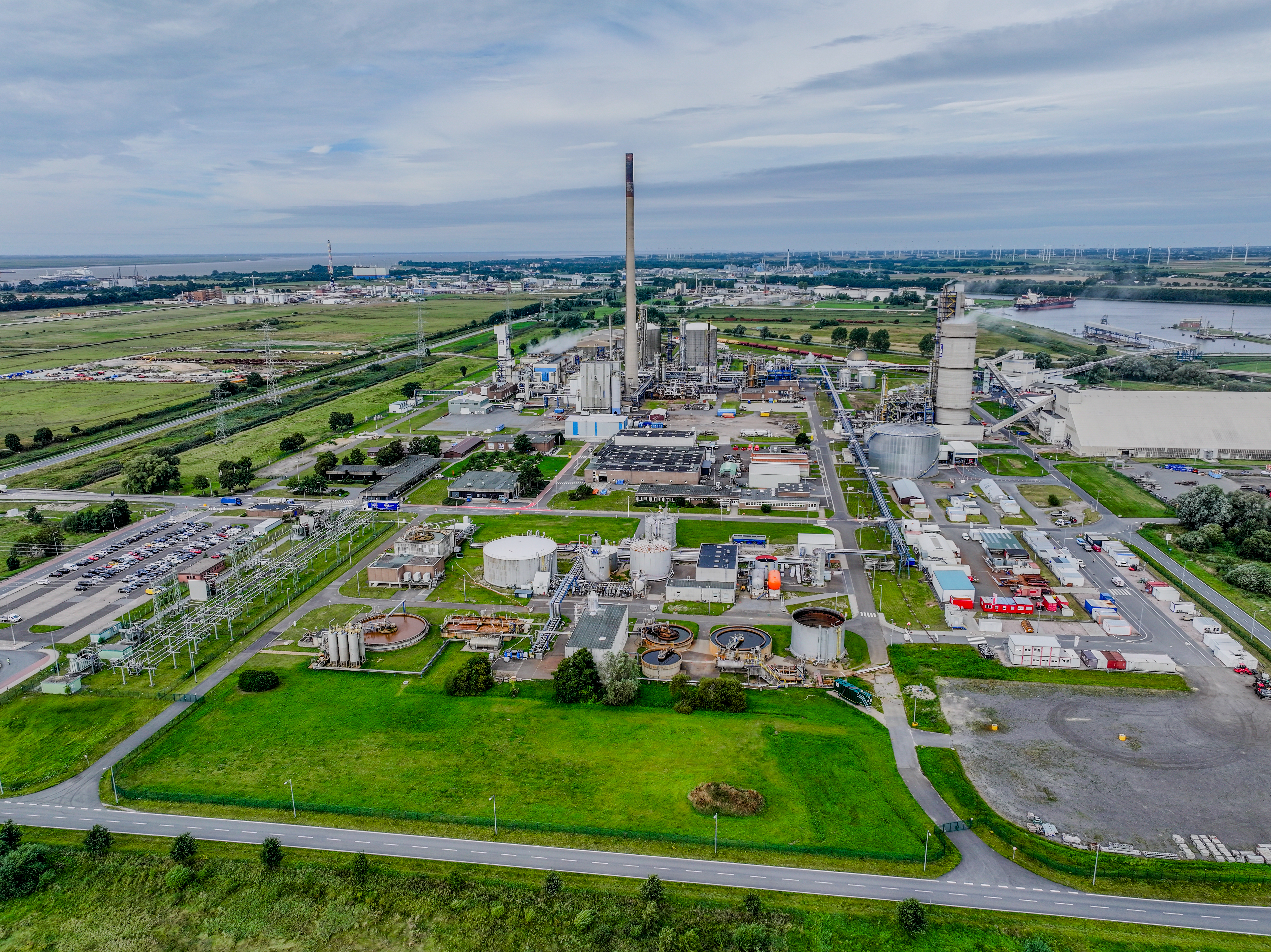 Aerial view of the Brunsbüttel plant and port