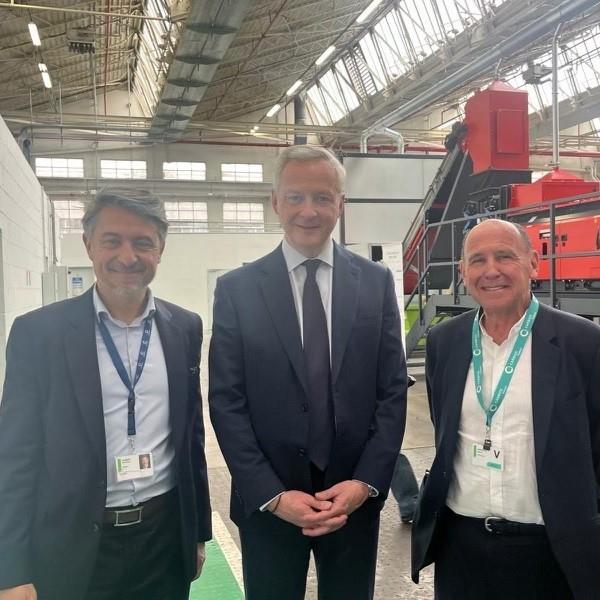 M. Bruno Le Maire visits CARBIOS to promote textile circularity sector