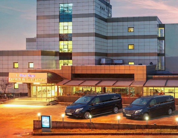 Exterior view of Çakırtepe Hospital in Ünye, Türkiye