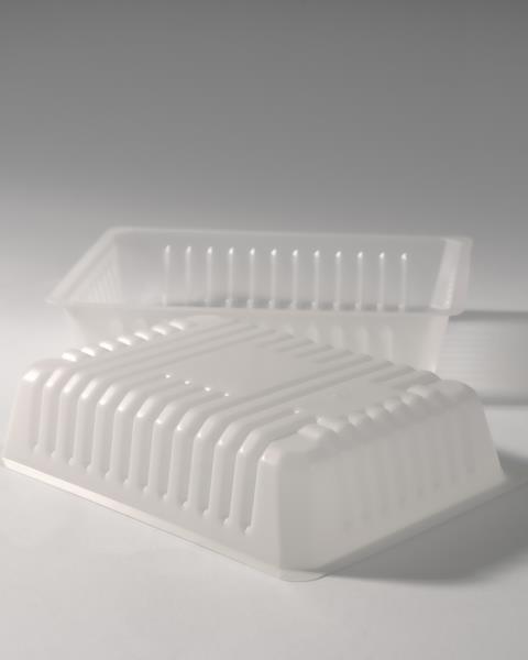 CARBIOS Active integrated in compostable food trays made of PLA