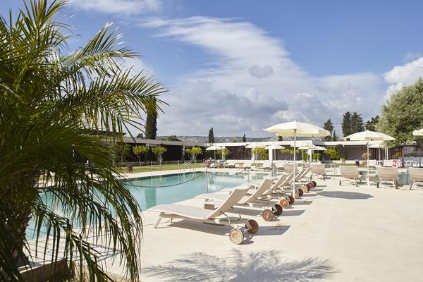 Borgo di Luce I Monasteri Golf Resort & Spa, a member of Radisson Individuals pool area