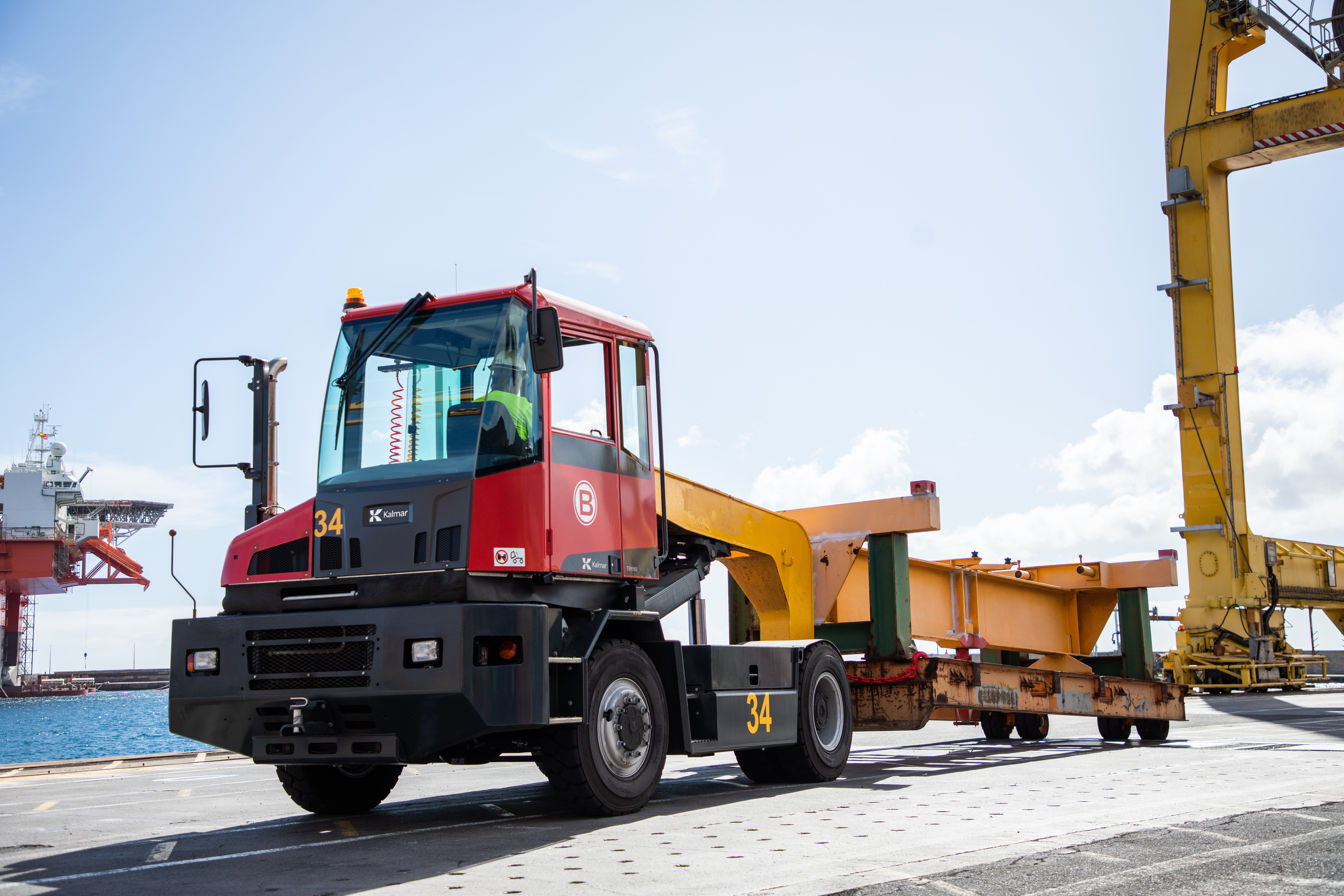 Kalmar T2i Terminal Tractor