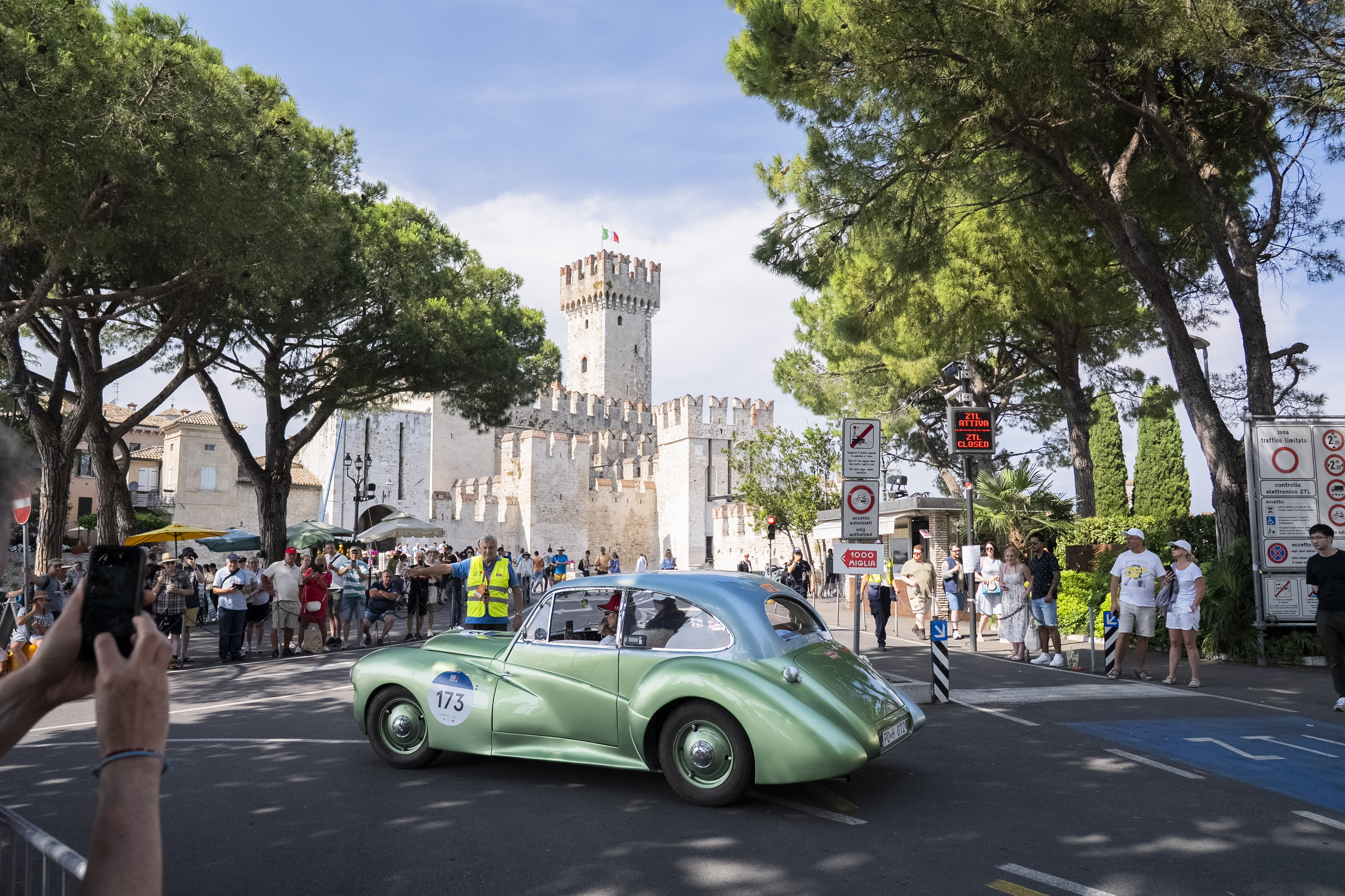1000 Miglia 2025, convoy on its way TOWARDS FERRARA Vesco-Salvinelli lead the classification after the first 14 trials