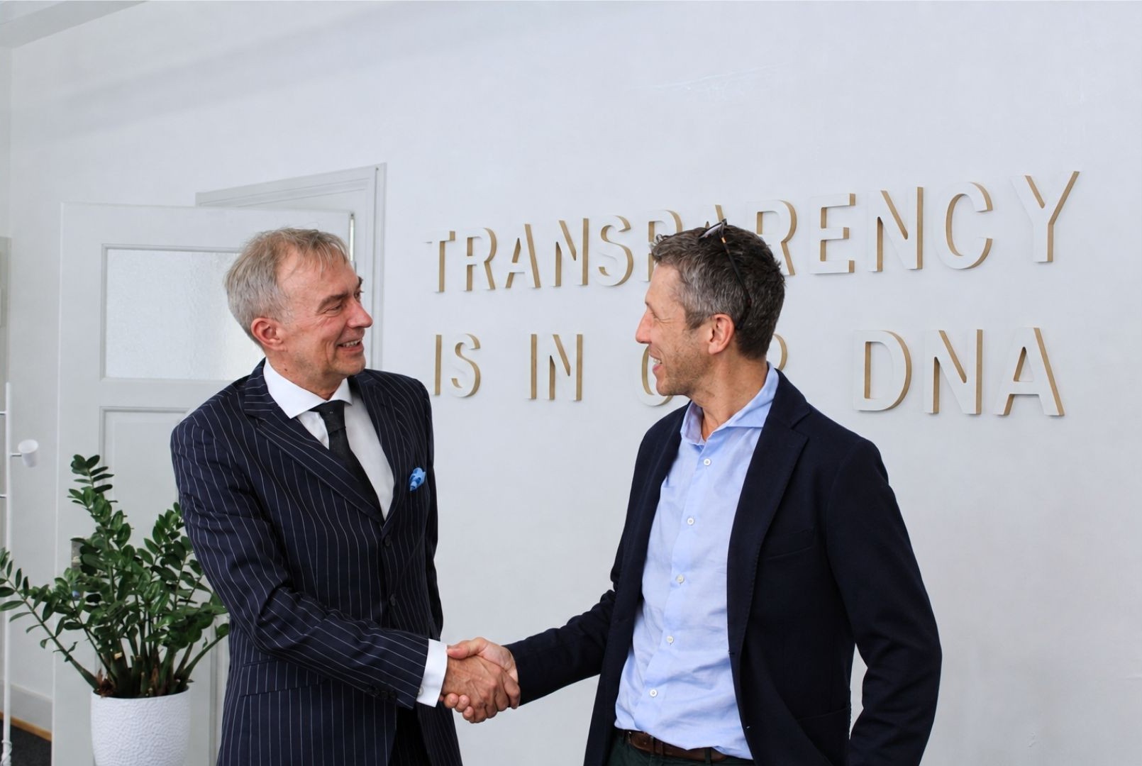 Dr Frank Müller (left) and Haelixa CEO Patrick Strumpf