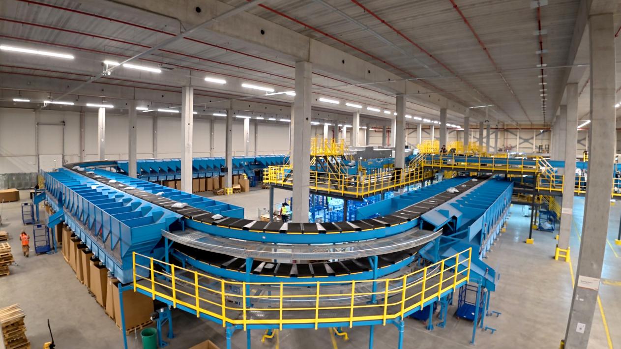 Netherlands launches double cross-belt sorting machine in Amsterdam.jpeg