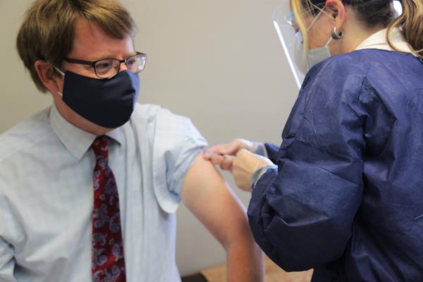 AUBG President David Evans - vaccination