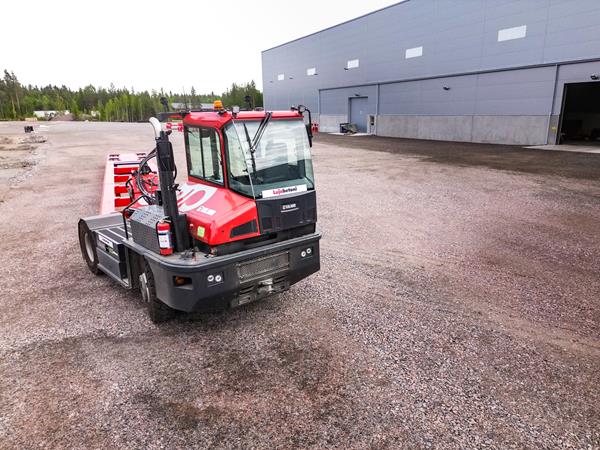 Kalmar Heavy Terminal Tractor
