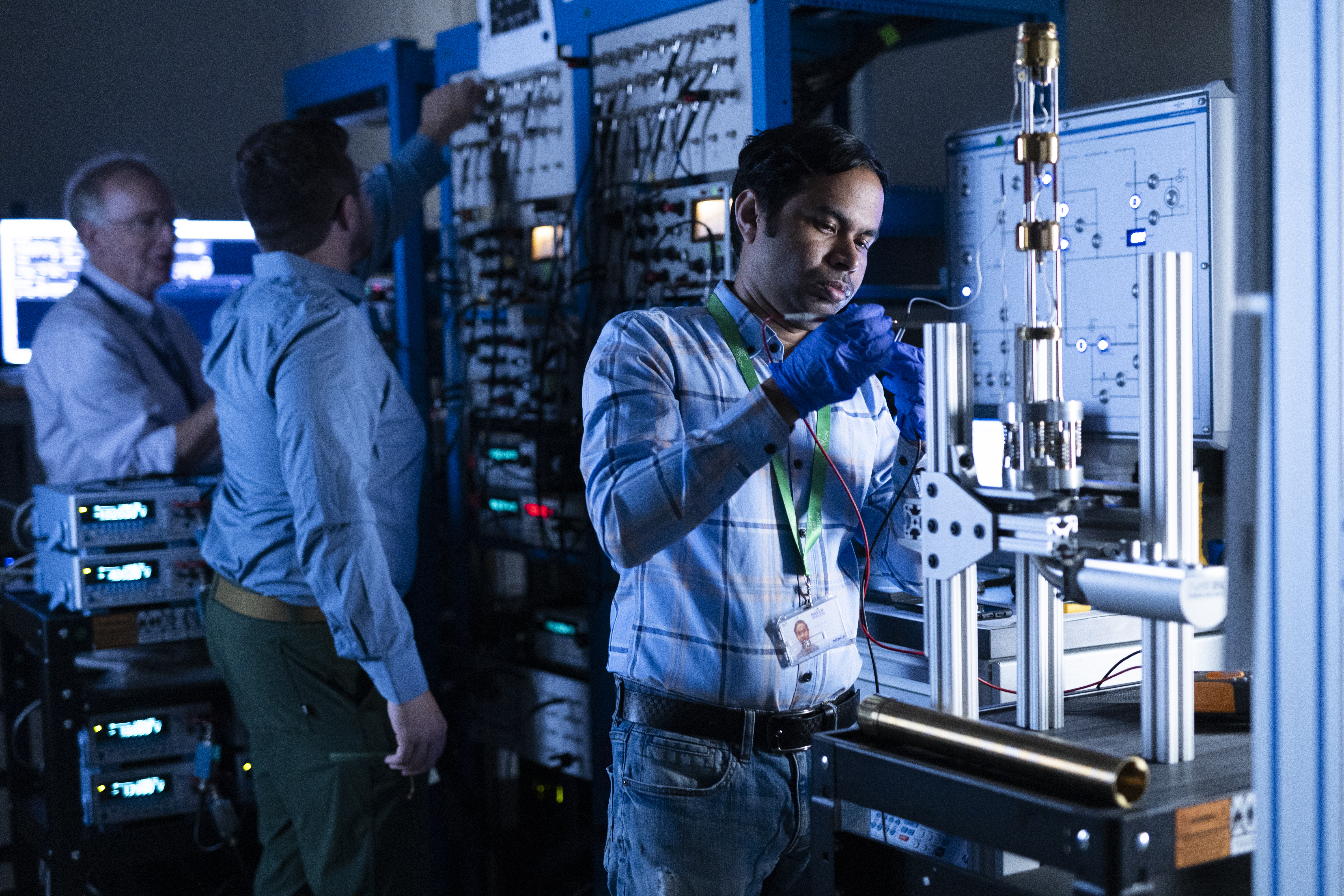 Nokia Bell Labs researchers working in the quantum computing lab