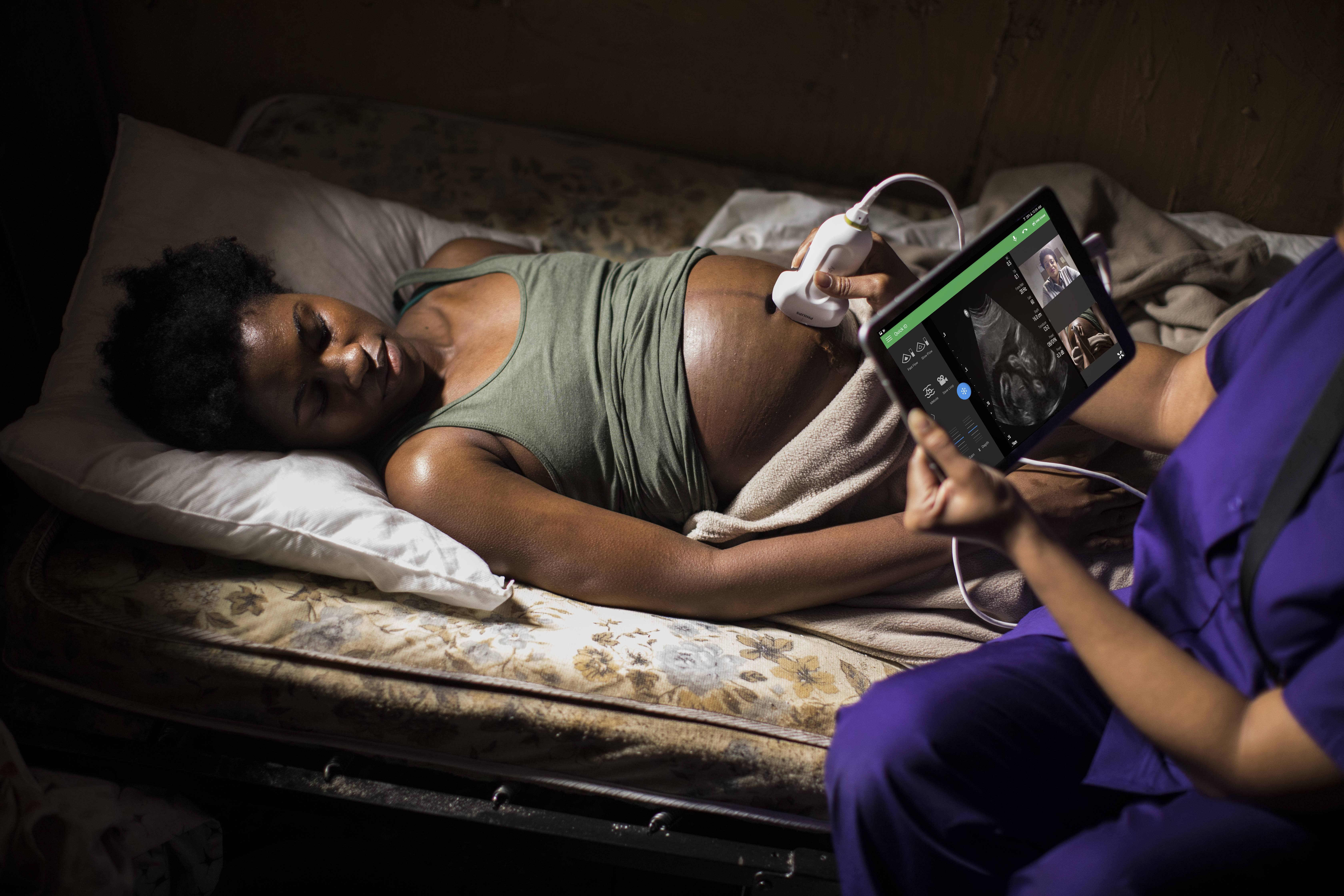 Philips Lumify Reacts midwife remote location