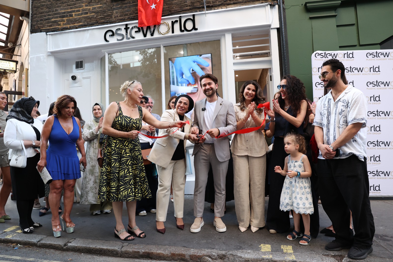 esteworld-london