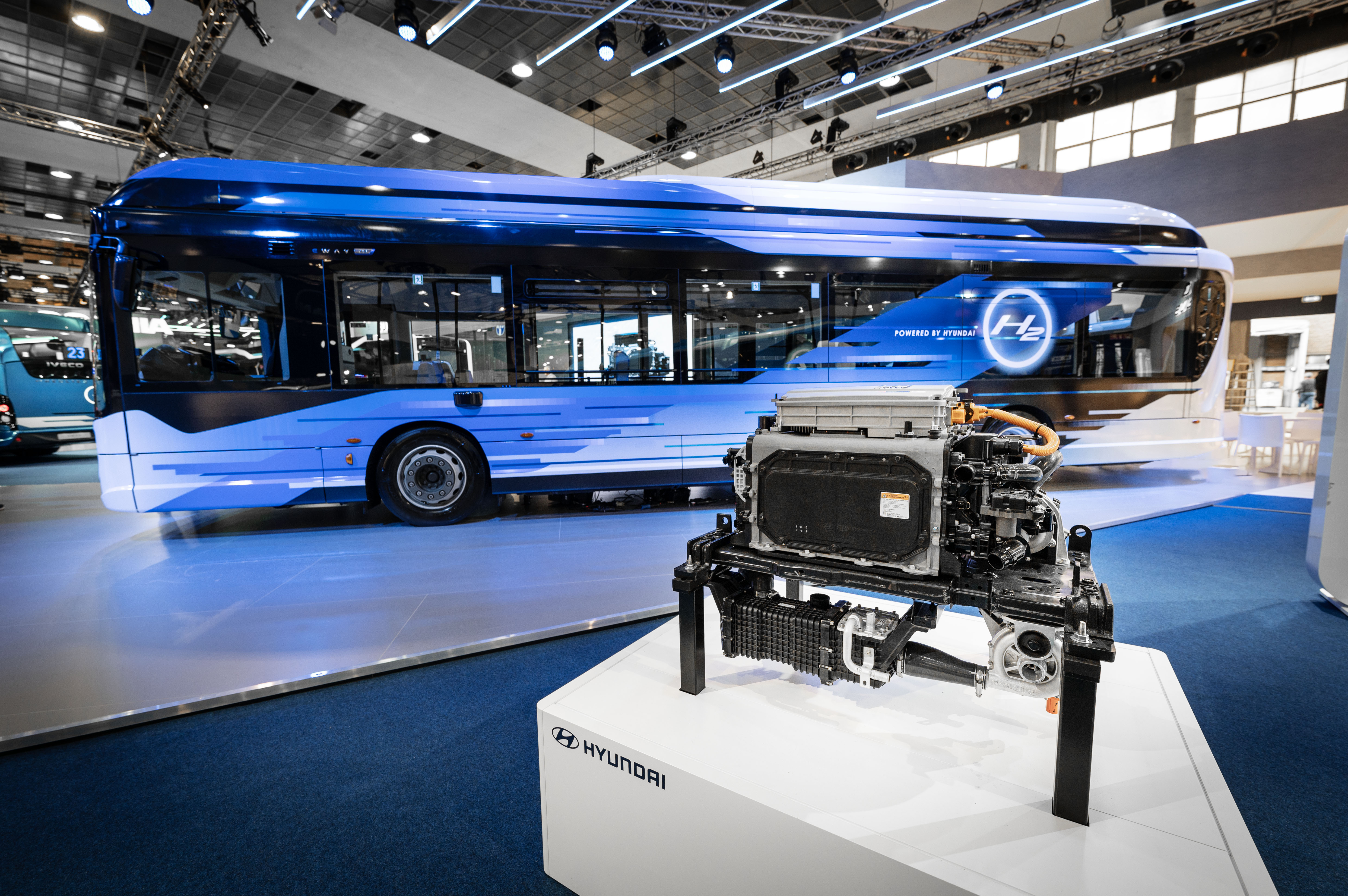 IVECO_BUS_E_WAY_H2_HYUNDAI_Fuel_Cell_Busworld_2023