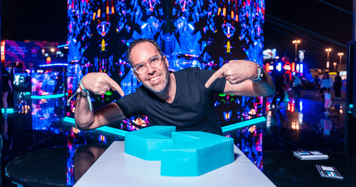 Bitget Lights Up UNTOLD Dubai with Immersive LED Tower and Global Fan Experience