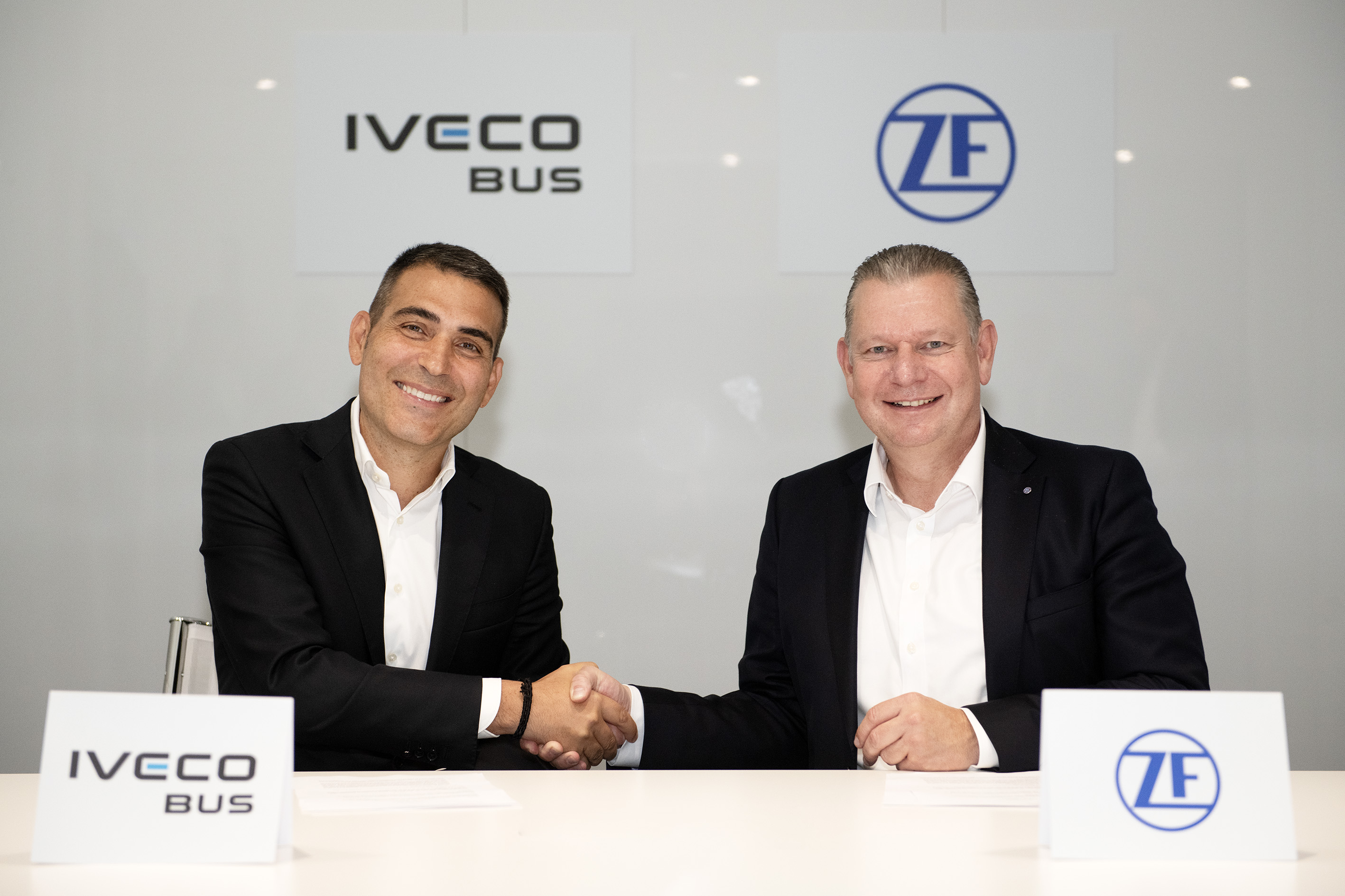 From_left_Domenico_Nucera_President_Bus__BU_Iveco_Group_&_Peter_Laier_Member_of_the_Board_of_Management_ZF