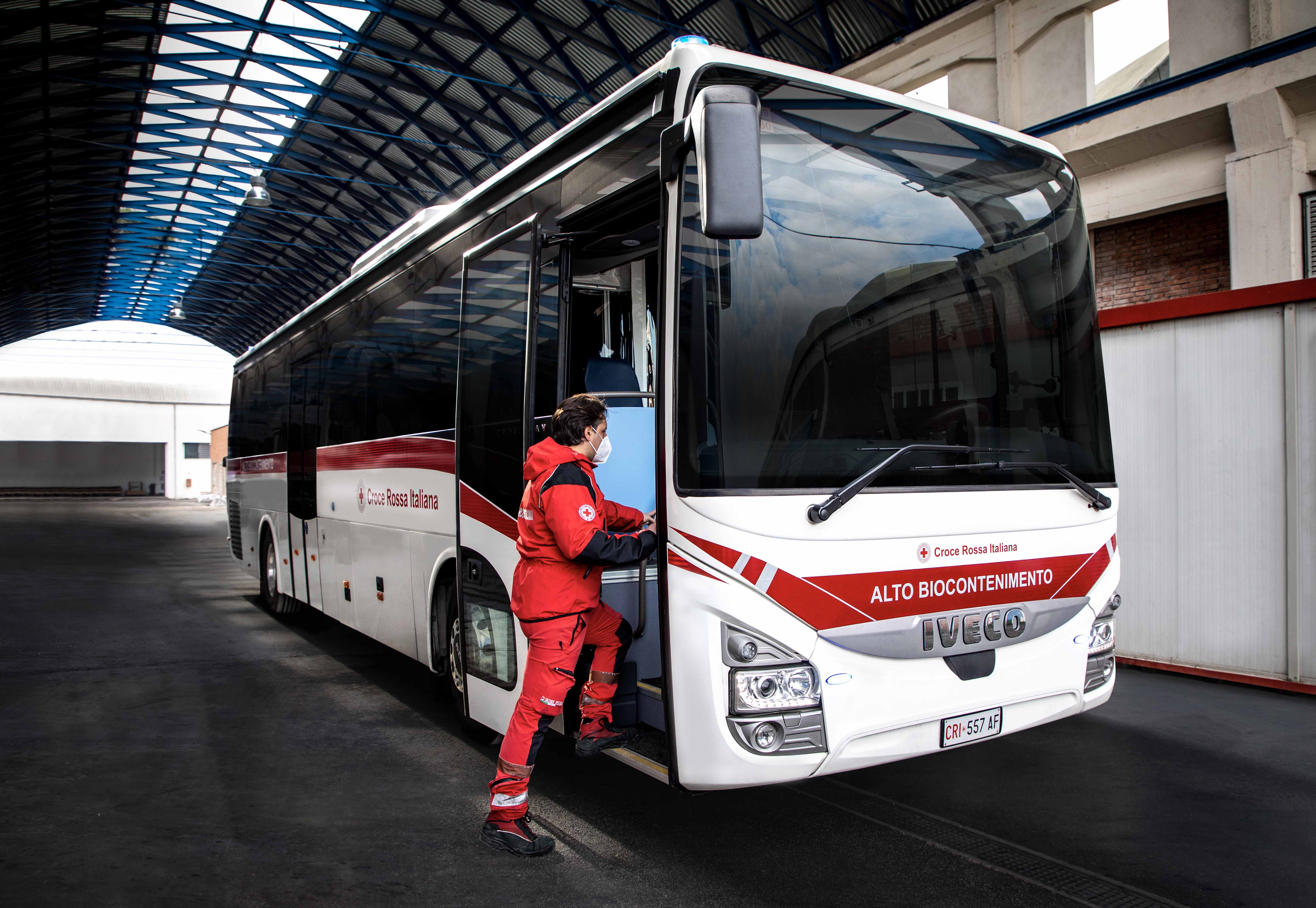IVECO_BUS_Crossway_CRI_Altobiocontenimento_Credits Croce Rossa Italiana