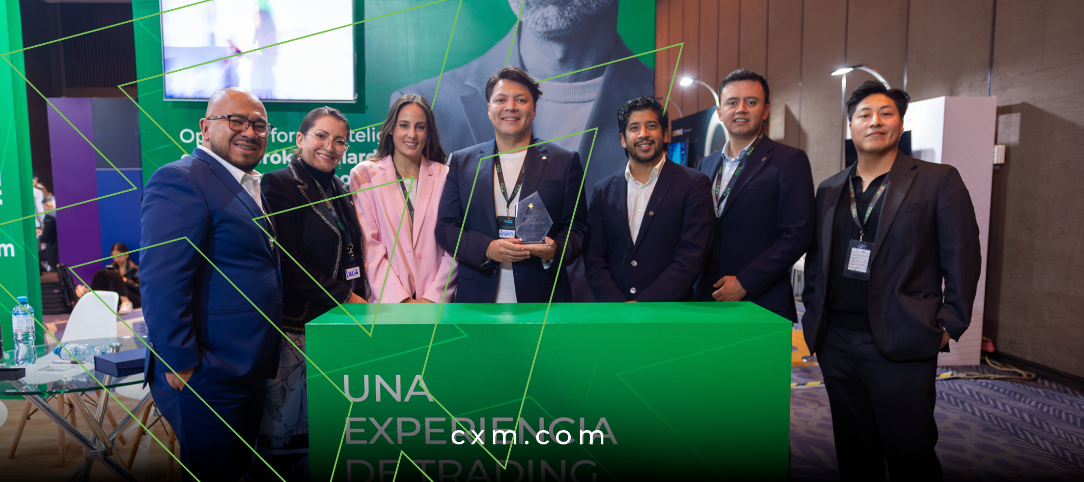 CXM recibe premio en Lima