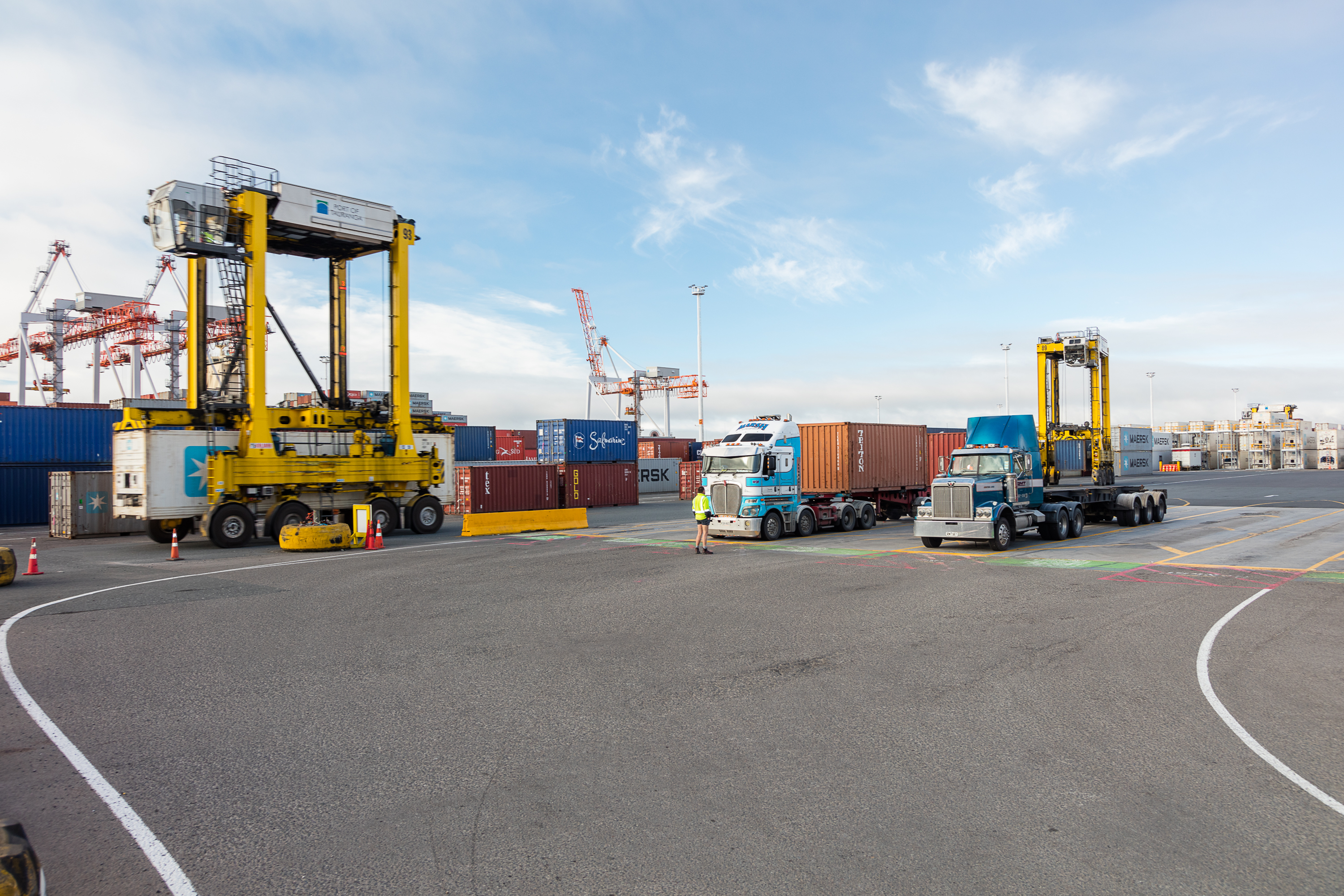 Kalmar hybridikonttilukkeja Port of Taurangan konttiterminaalissa 