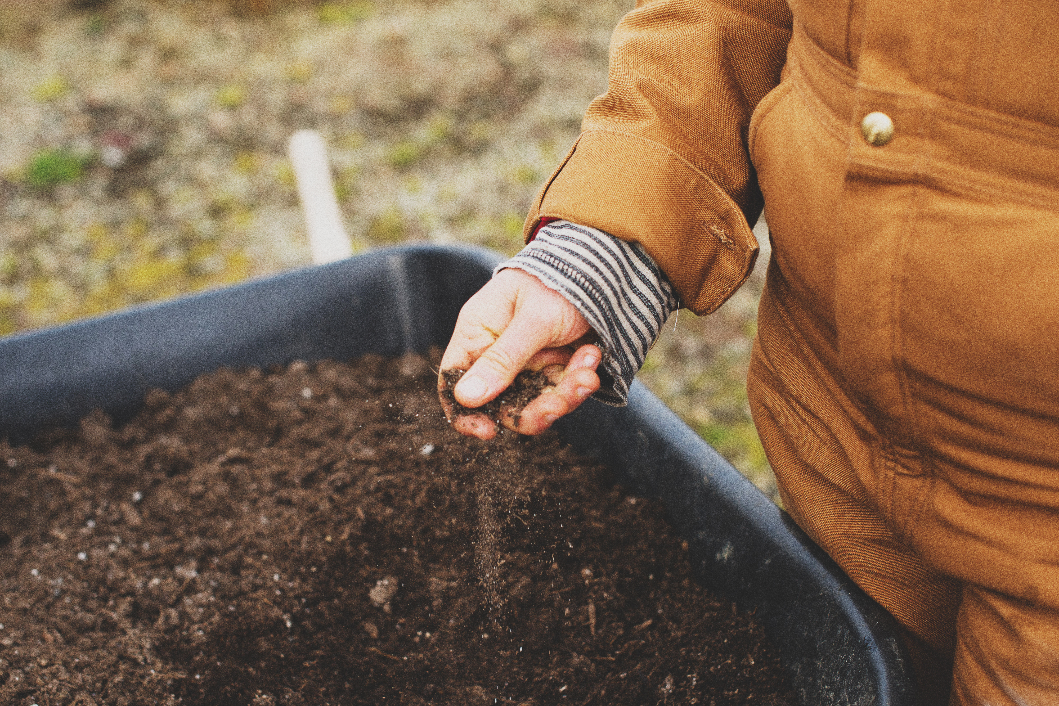 Mixing_biochar_with_soil_prevents_exposure_to_burning