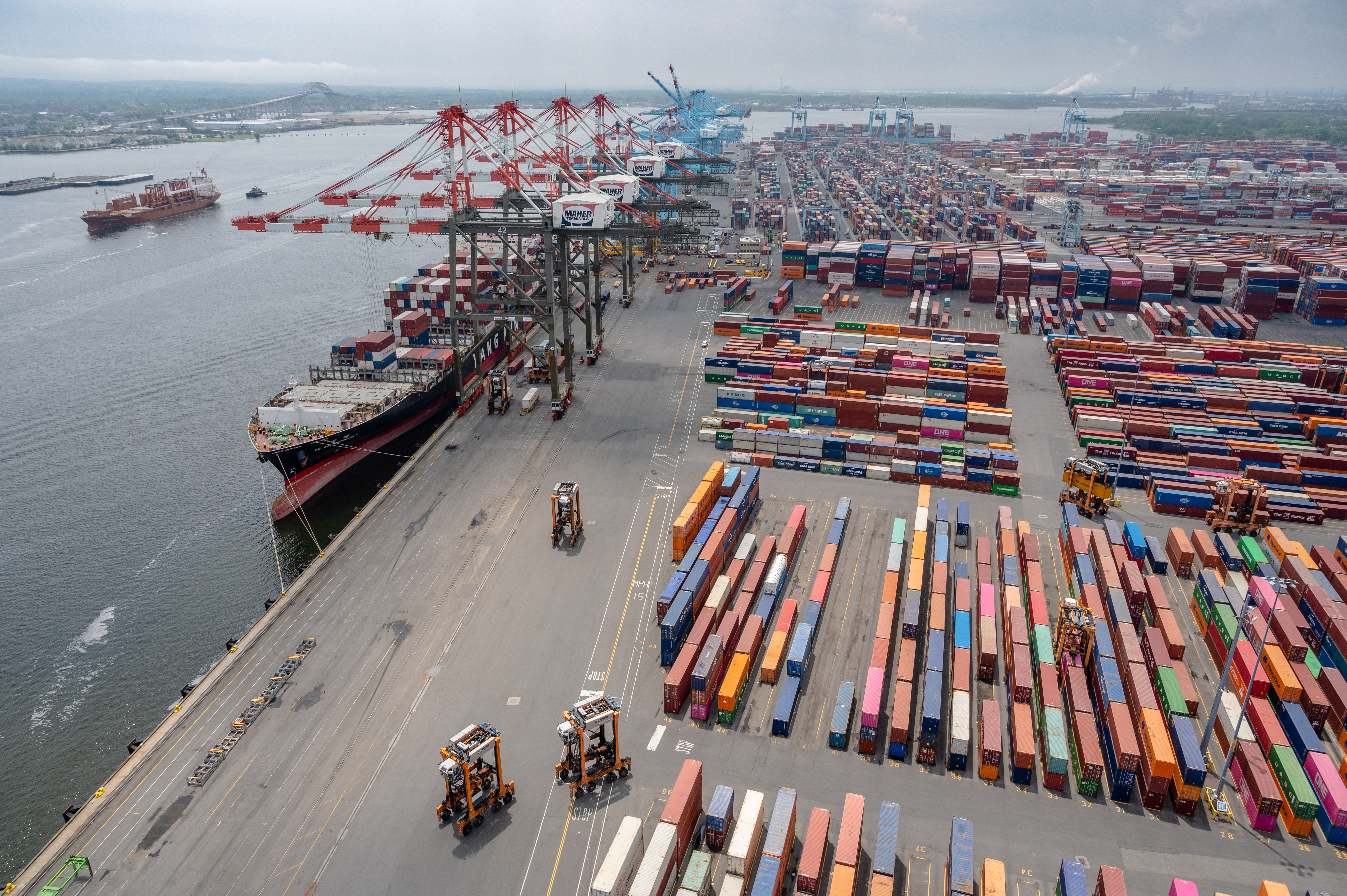 Kalmar Hybrid Straddle Carriers to support Maher Terminals’ commitment to safe, sustainable operations