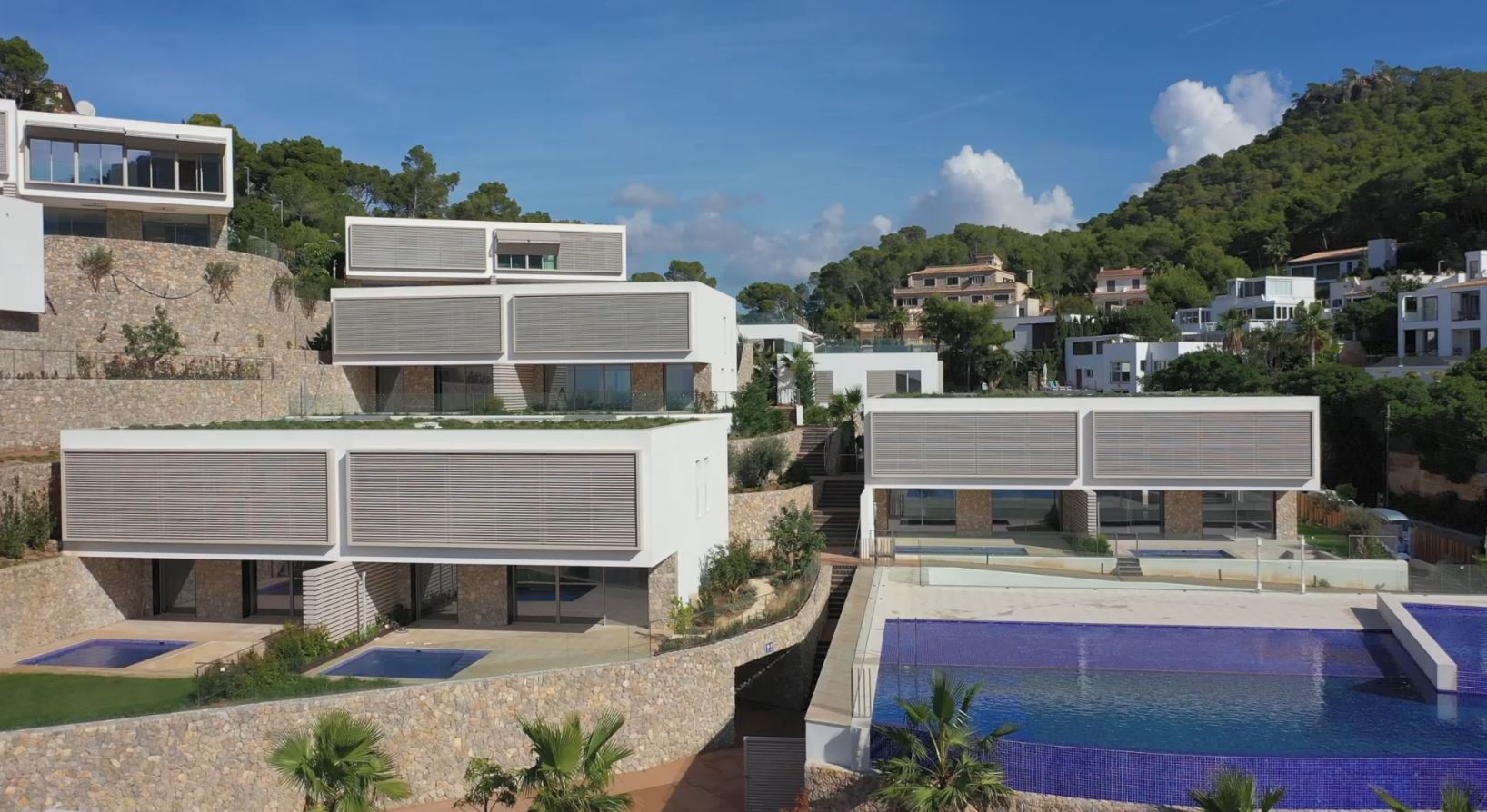 Some of the villas currently being delivered at the AEDAS Homes development New Folies in Andratx, Mallorca.