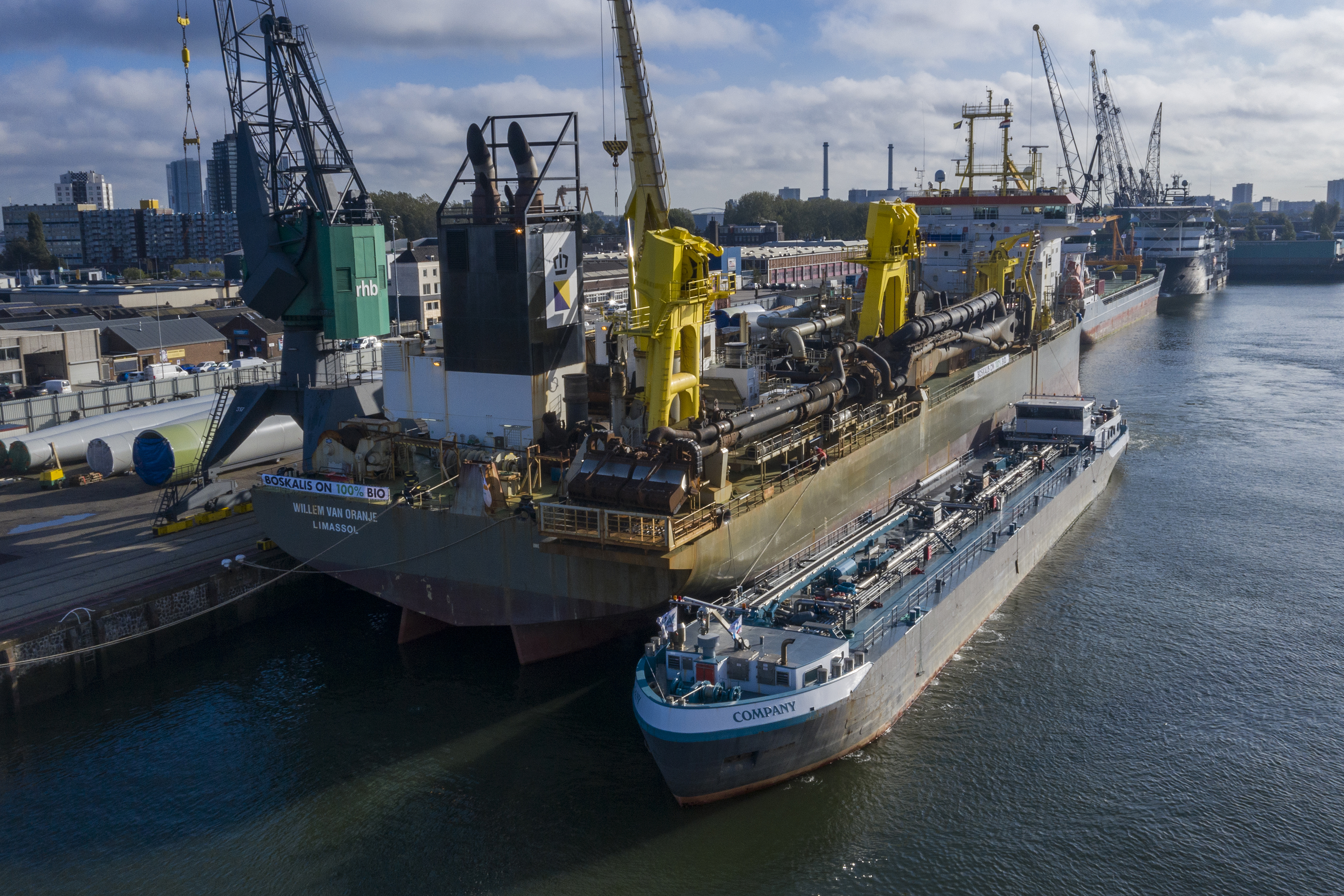 Boskalis hopper Willem van Oranje bunkering of bio-fuel oil