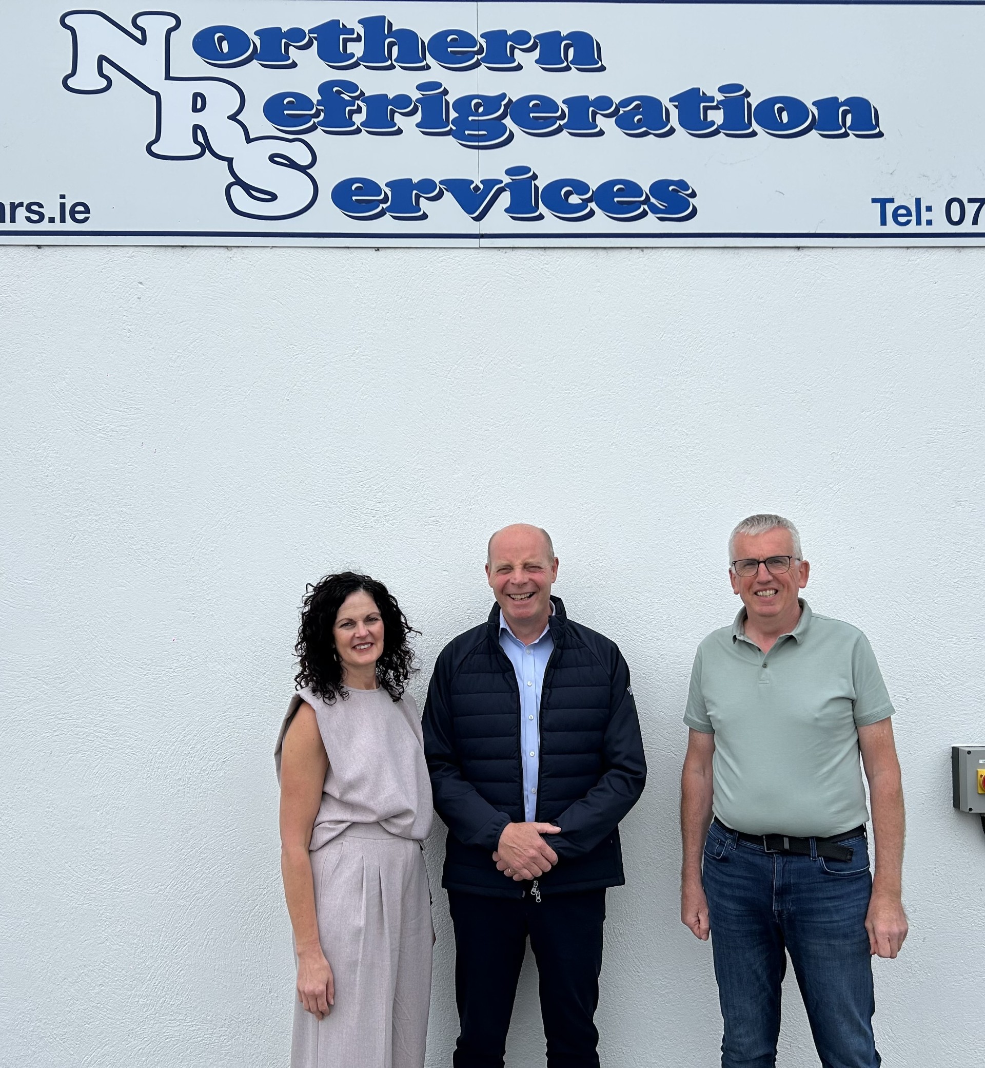 Gabrielle och Gerald McGloin från Northern Refrigeration Services, tillsammans med Ronnie Coutts, vd för Nordic Climate Group UK & Ireland.