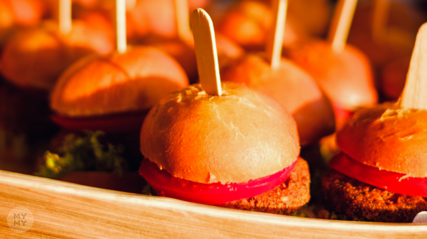 Mini-Cheeseburger: Fingerfood Bestseller at MYMY catering