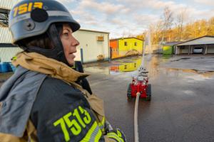 Fumo fire fighting robot in action