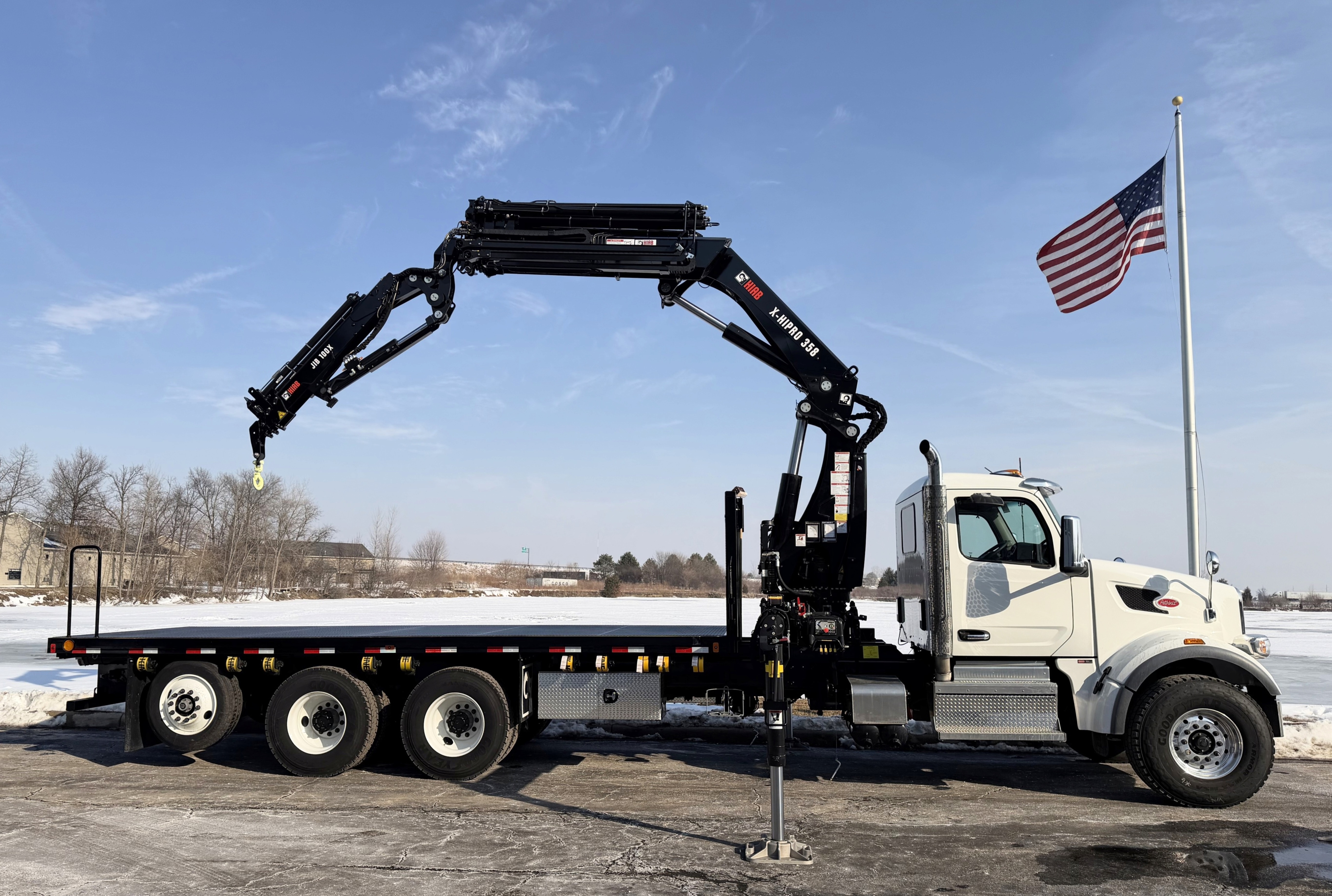 Hiab appoints Custom Truck One Source as new dealer to secure strategic growth in the Western and Northeastern US