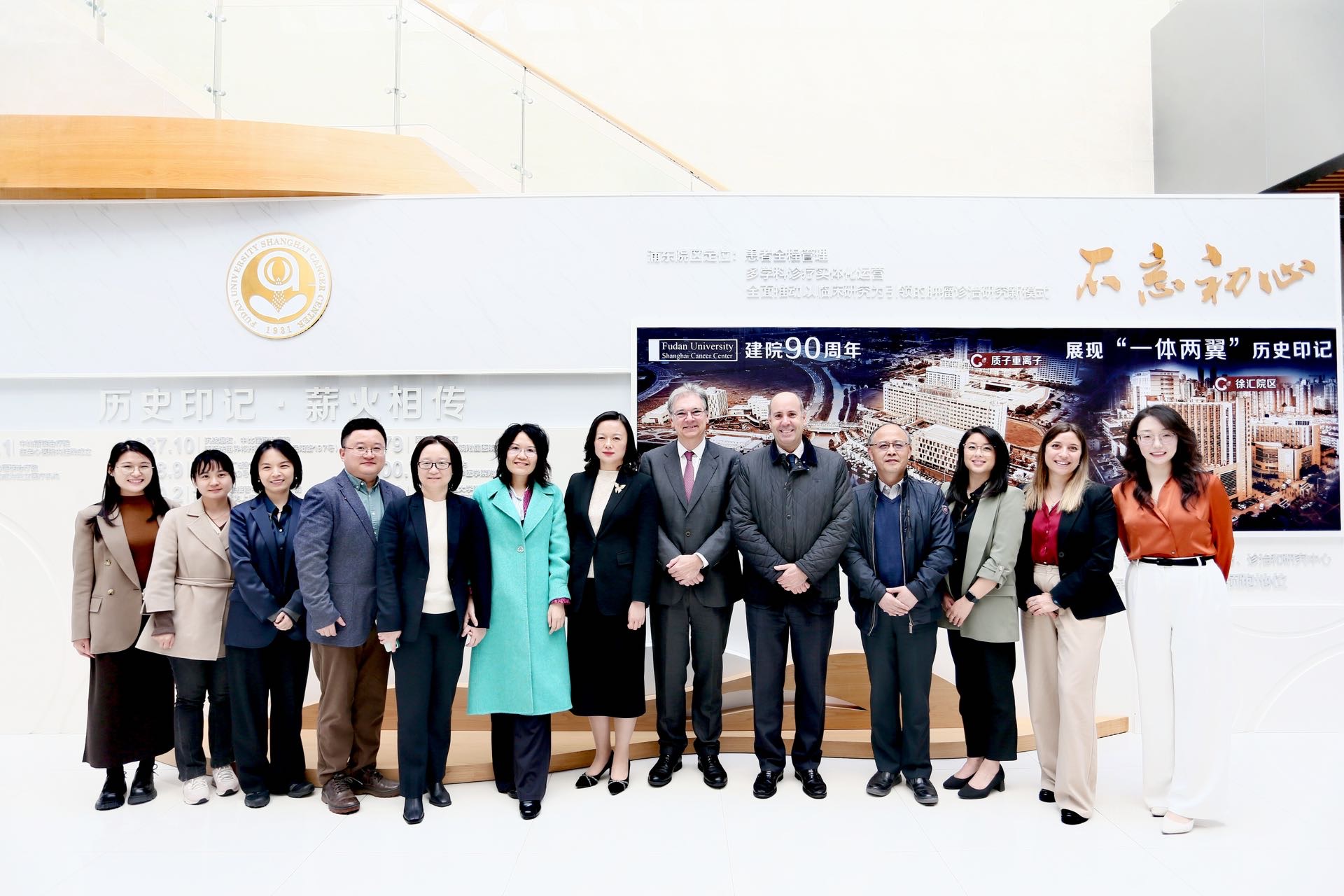 Dr. Antonio Llombart and Dr. Javier Cortés, MEDSIR Senior Scientific Leads with MEDSIR team and SIMOS managers at 7TH SIMOS - Shanghai