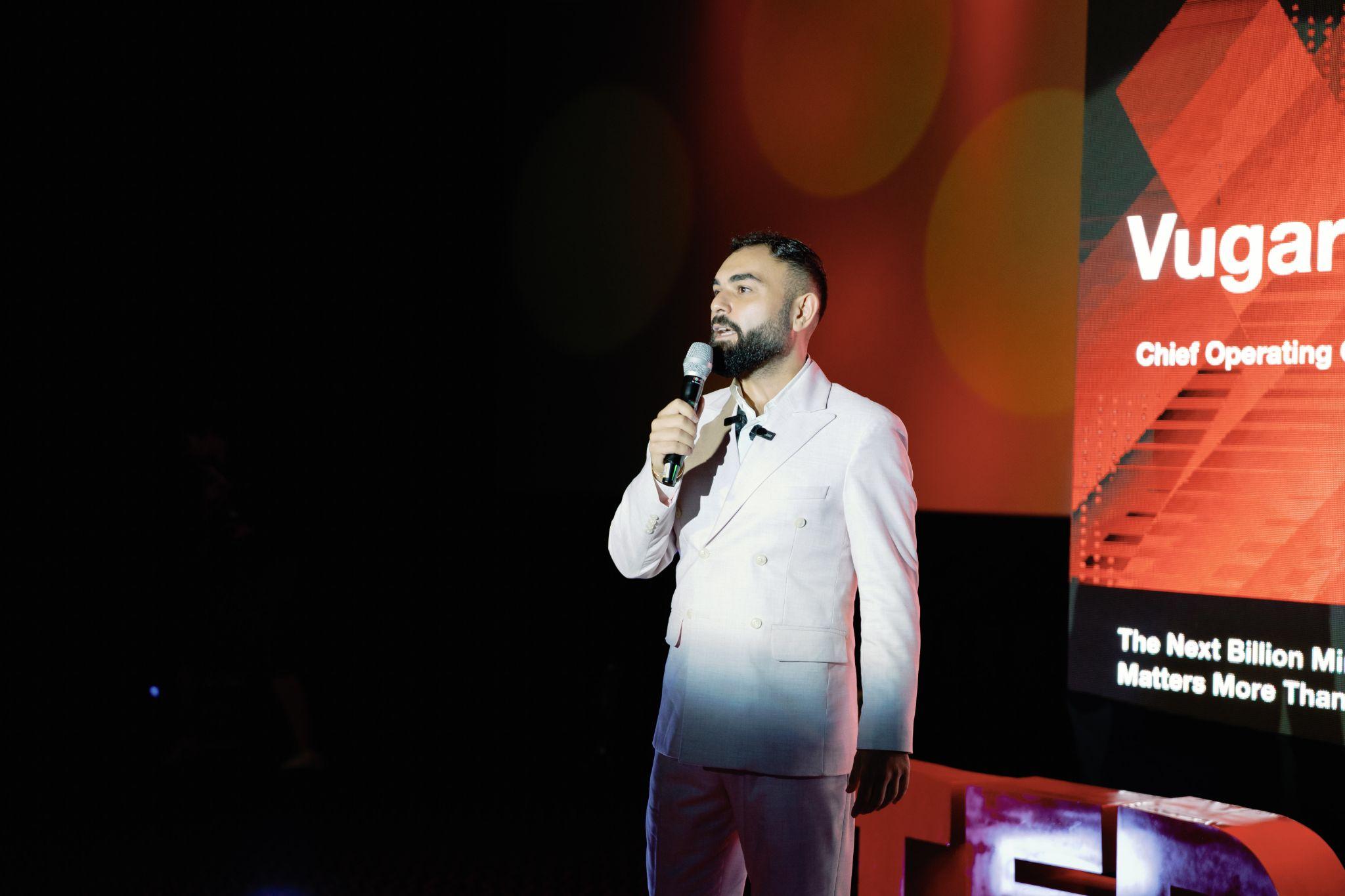 Vugar Usi Zade, COO of Bitget on stage