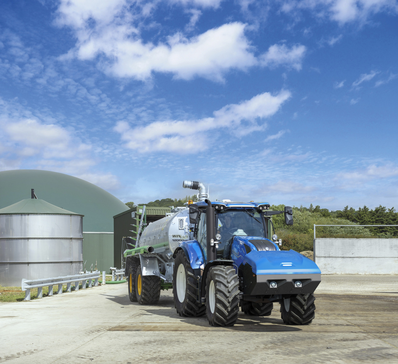 New_Holland_Methane_Powered_Tractor