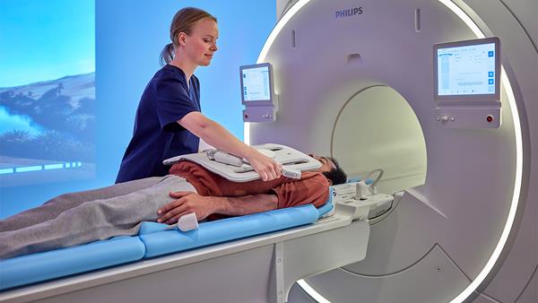 Preparation of a patient for an MR 5300 scan