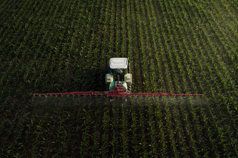 Tractor spraying Yara Amplix Biostimulants