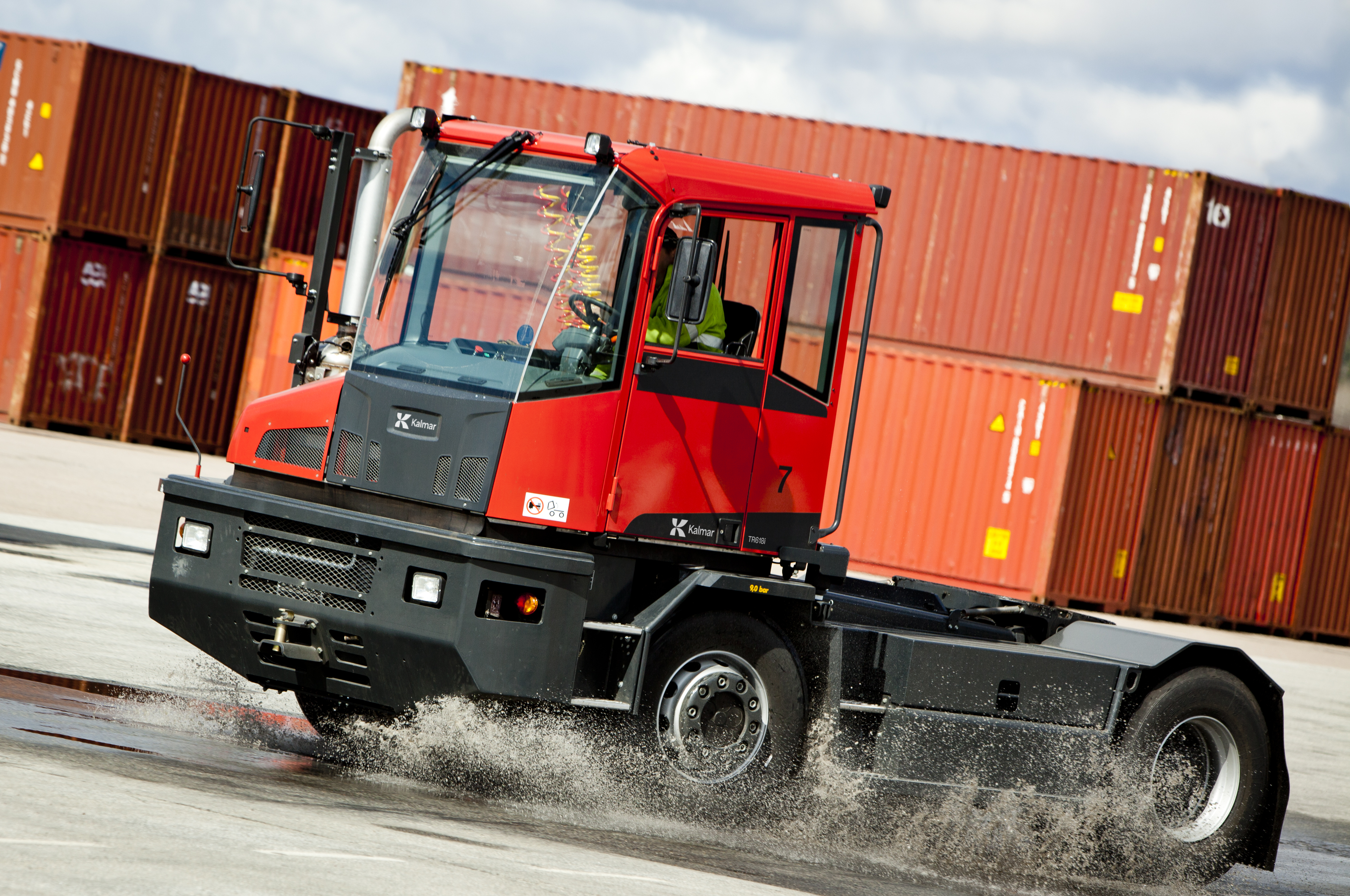 Kalmar Heavy Terminal Tractor