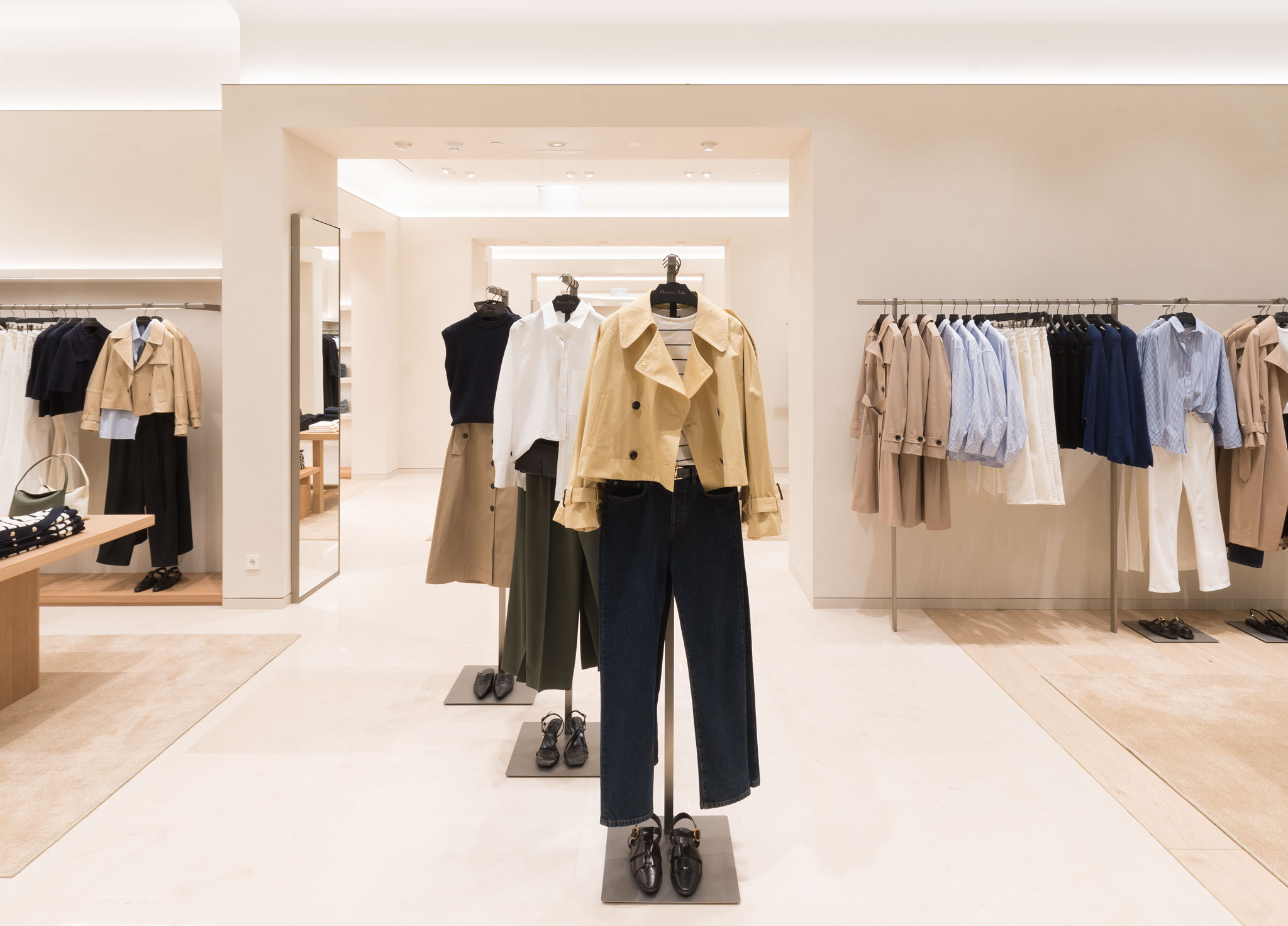 AKROPOLIS Vilnius Massimo Dutti