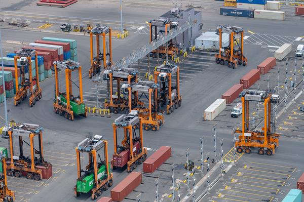 Kalmar straddle carriers 2