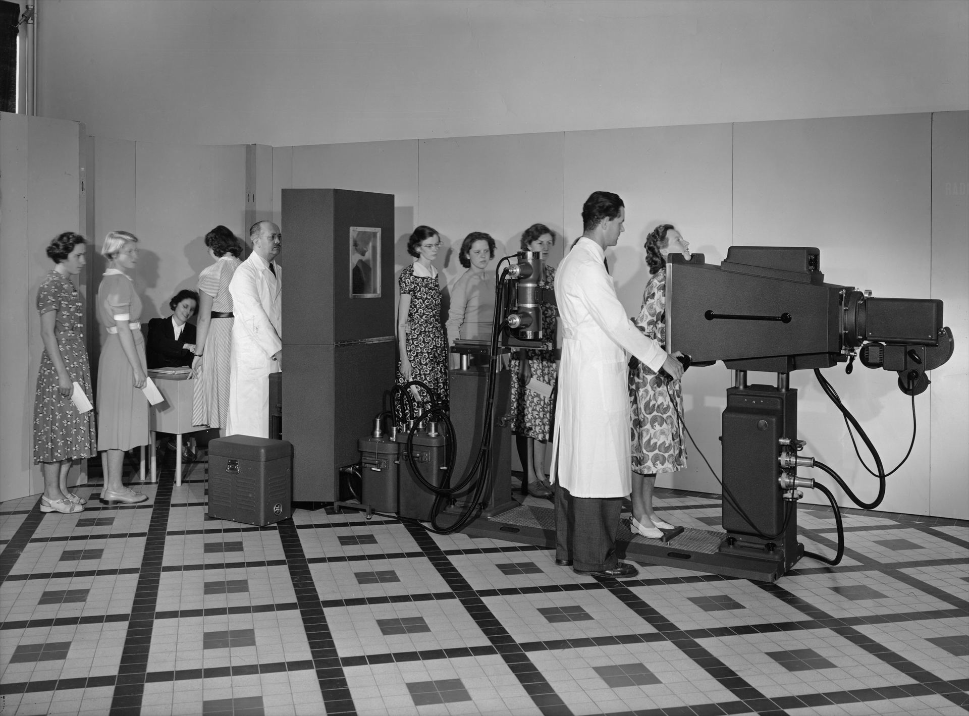 Screening Philips staff for or tuberculosis in 1951 in the Netherlands
