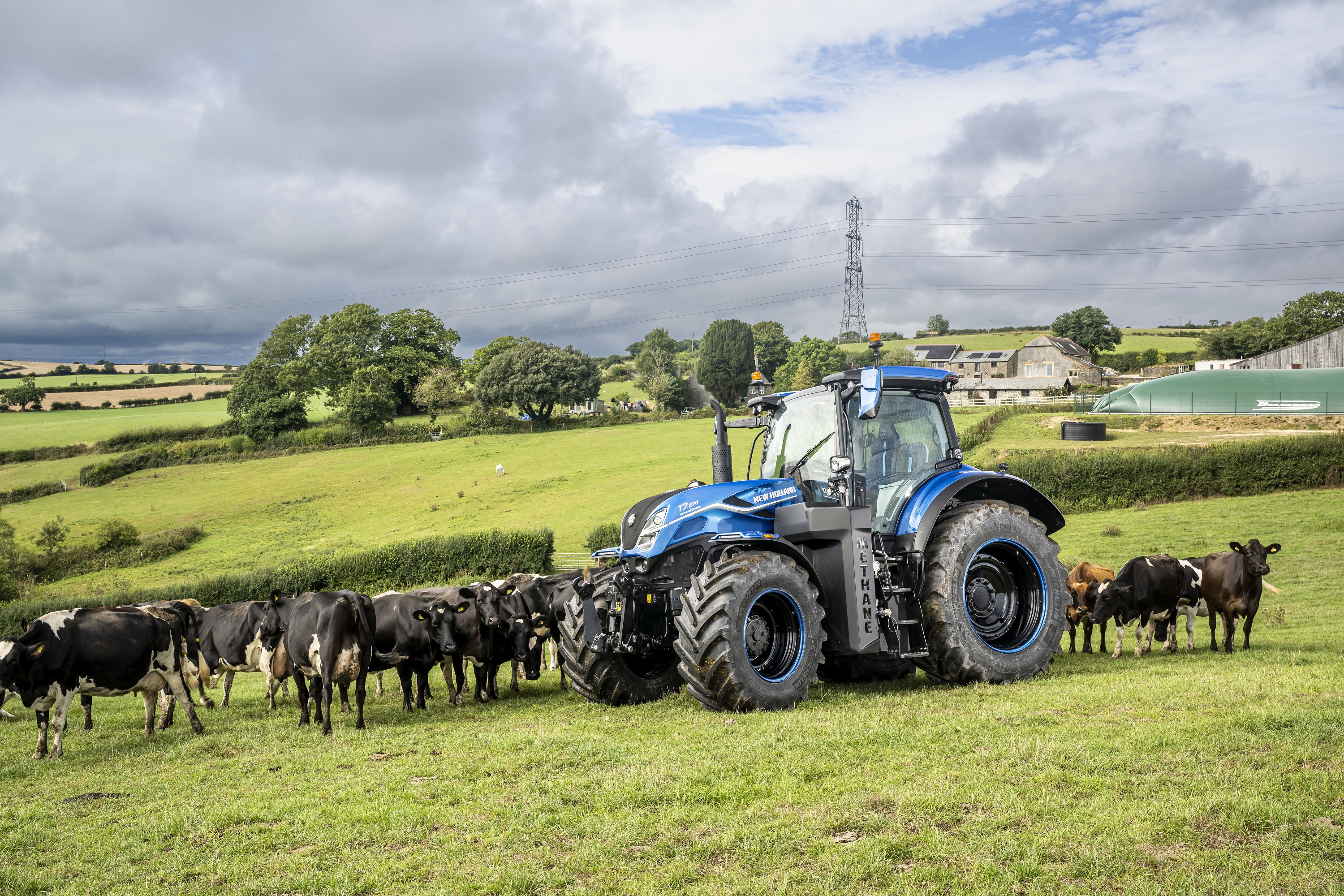 New_Holland_T7_Methane_Power_LNG_Tractor_with_Bennamann_system_at_Trenance_Farm _UK