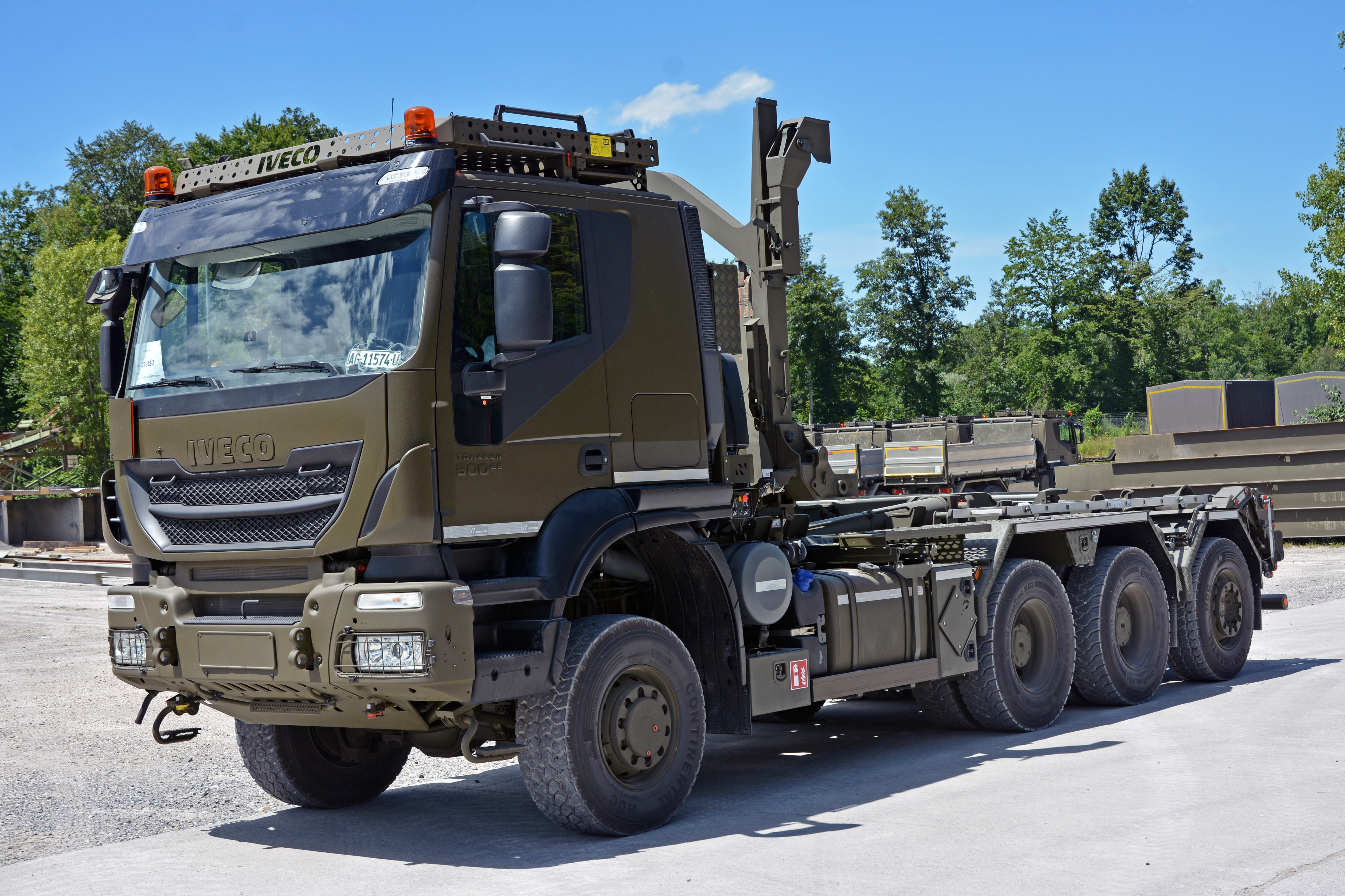 MULTILIFT ULT21Z.59+SC on IVECO truck front view