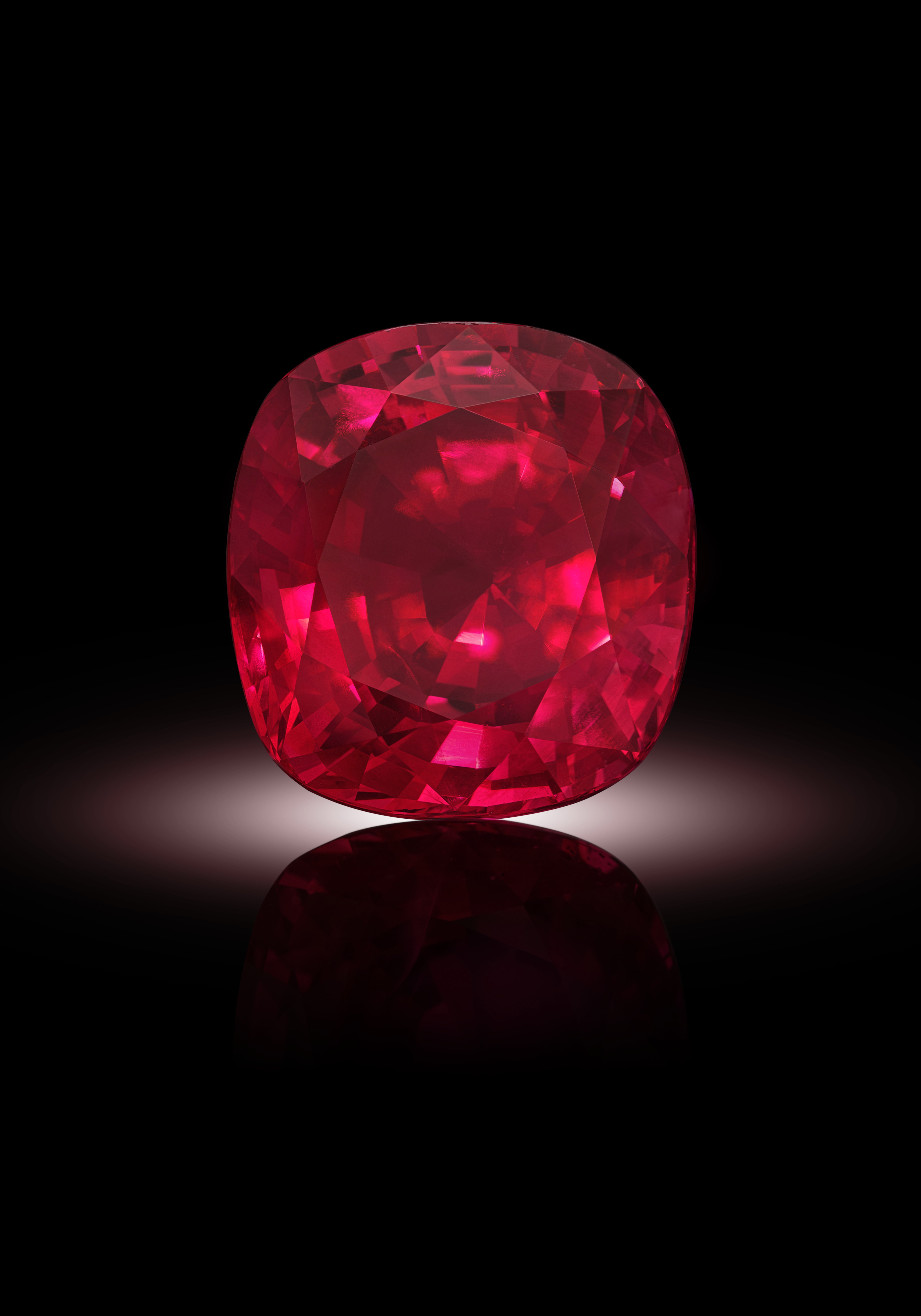 5 record breaking gemstones even billionaires can't buy 