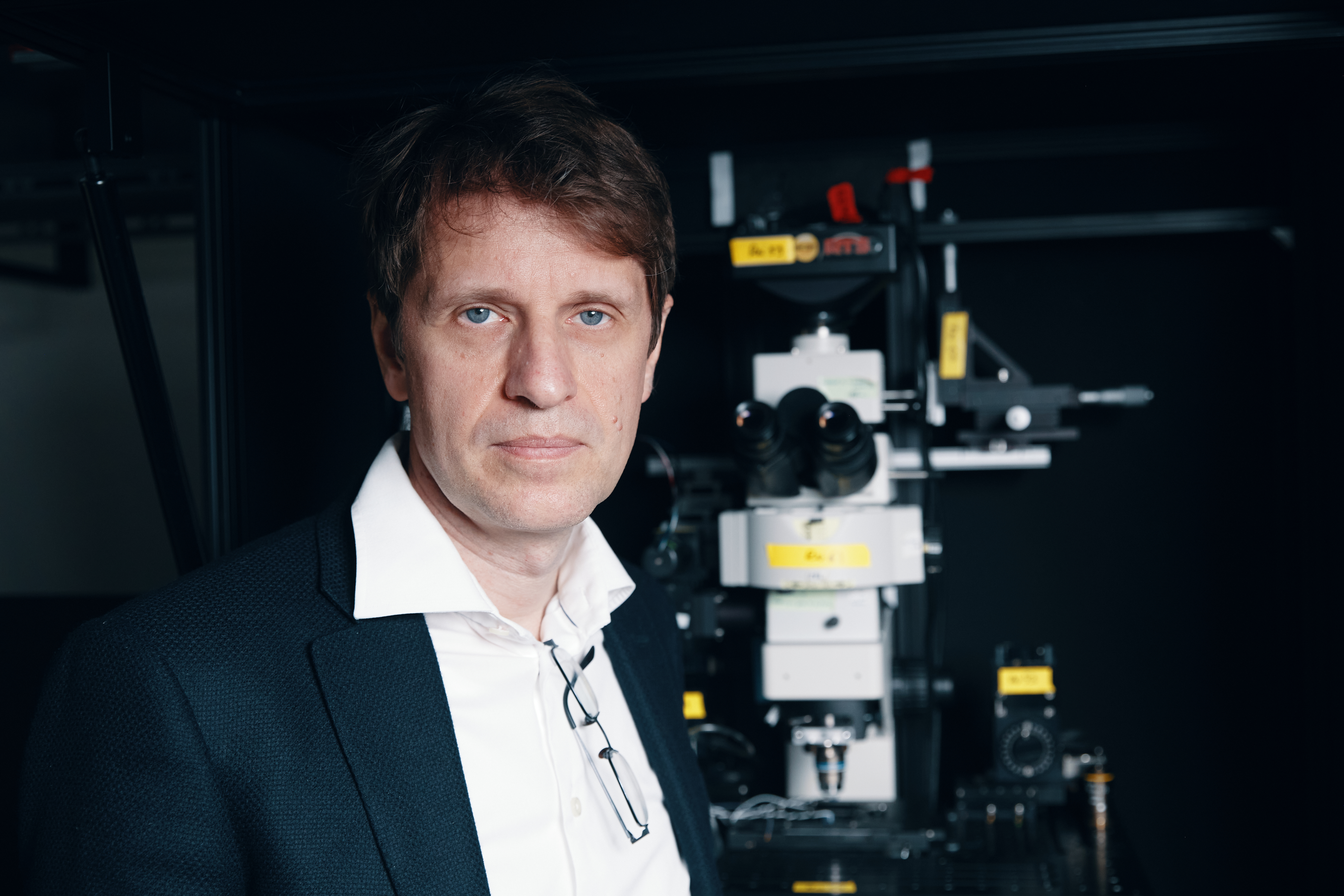_Botond Roska_Director at IOB_Institute of Molecular and Clinical Ophthalmology Basel_with 2photon laser scrum Microscope