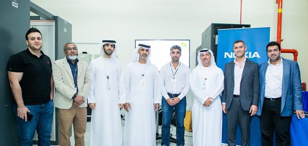Photo - Teams of Etisalat UAE and Nokia that carried out the successful trial