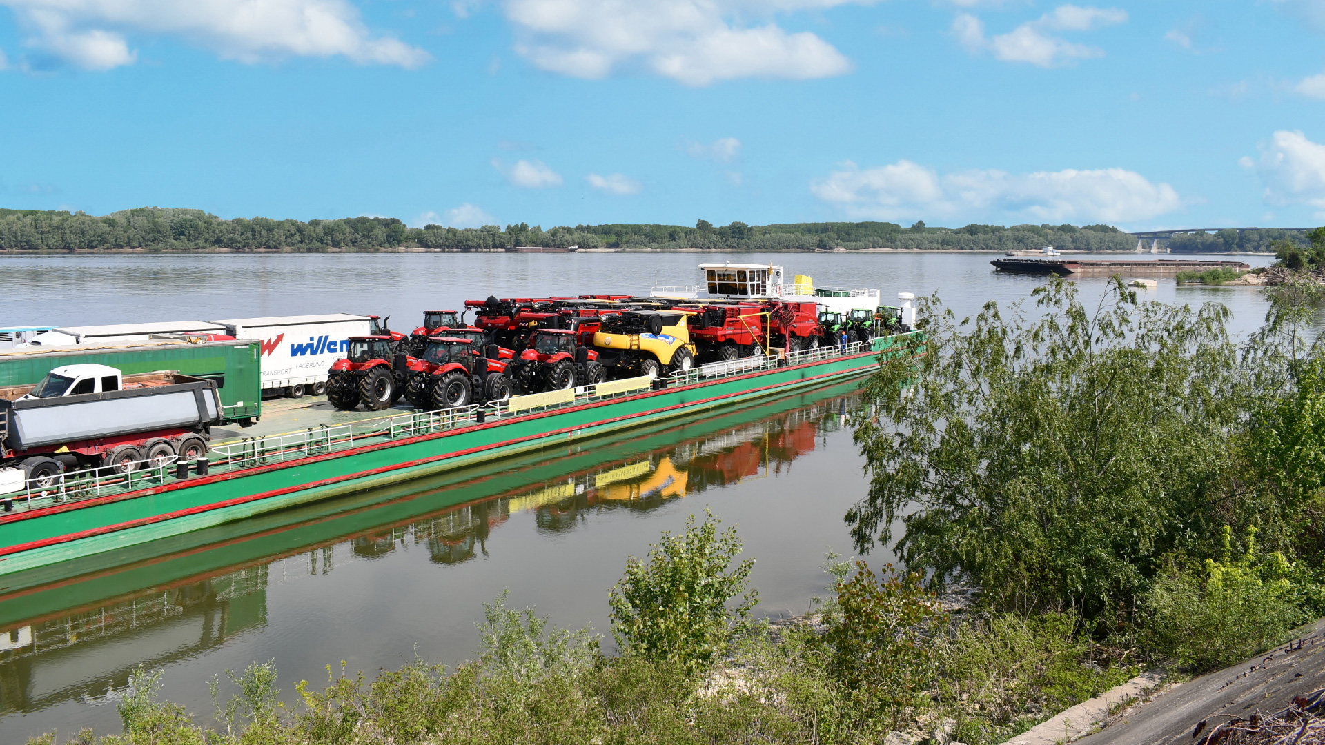 CNH_Industrial_TopStories_Harvesting_a_New_Transport_Channel