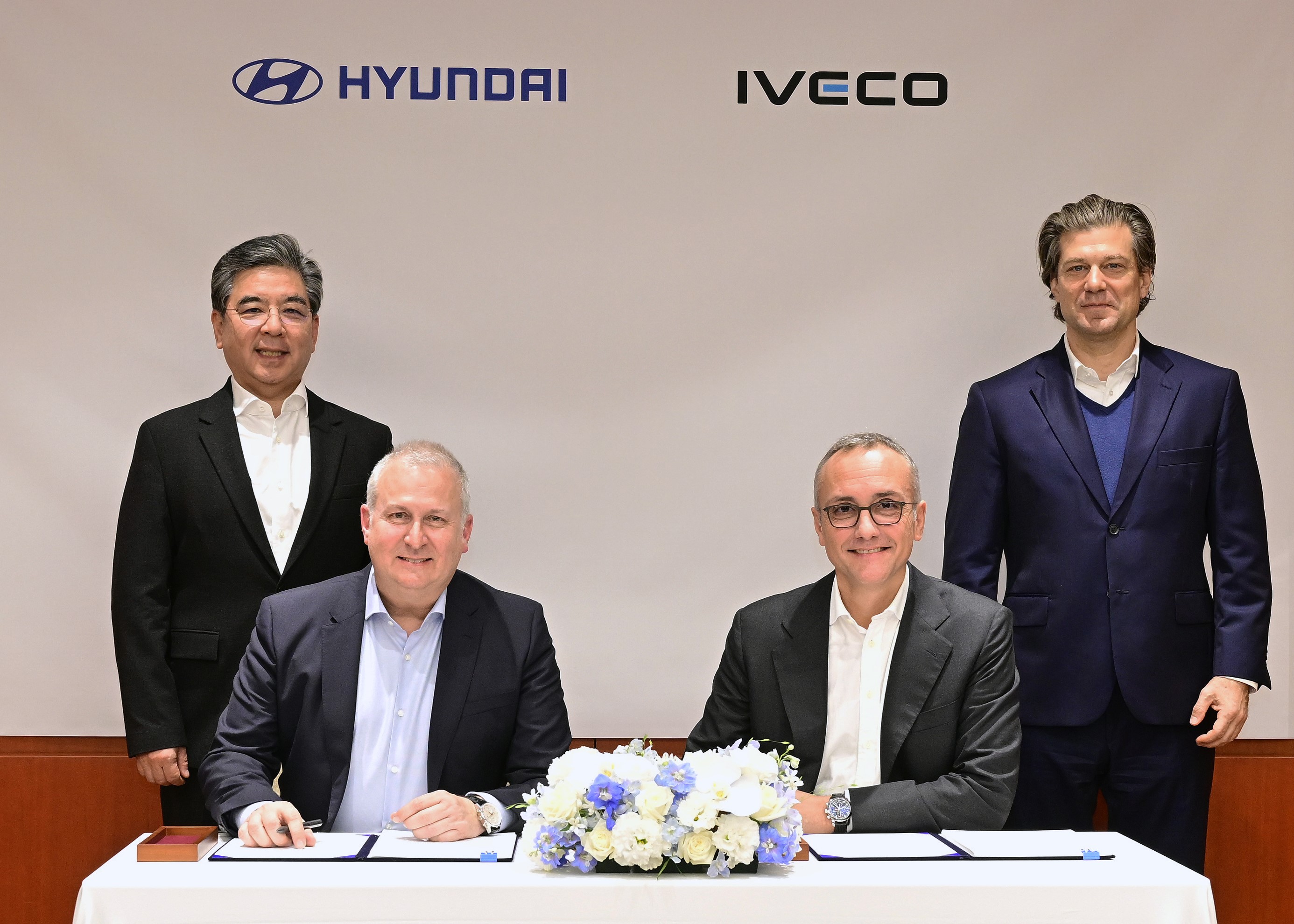 Hyundai_Iveco_Group_eLCV_supply_agreement_Seoul_Jaehoon_Chang_President_CEO_HMC_Gerrit_Marx_CEO_Iveco_Group_Ken_Ramírez_EVP_Head_Global_CV_HMC_Luca_Sr