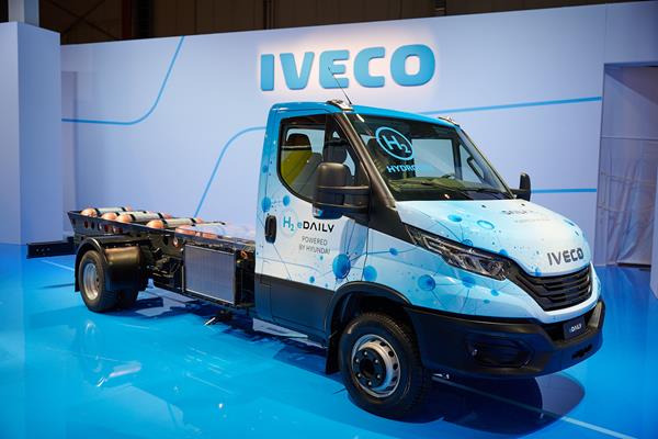 IVECO_eDAILY_FCEV_Prototype_Engineered_by_Iveco_Group_Powered_by_Hyundai