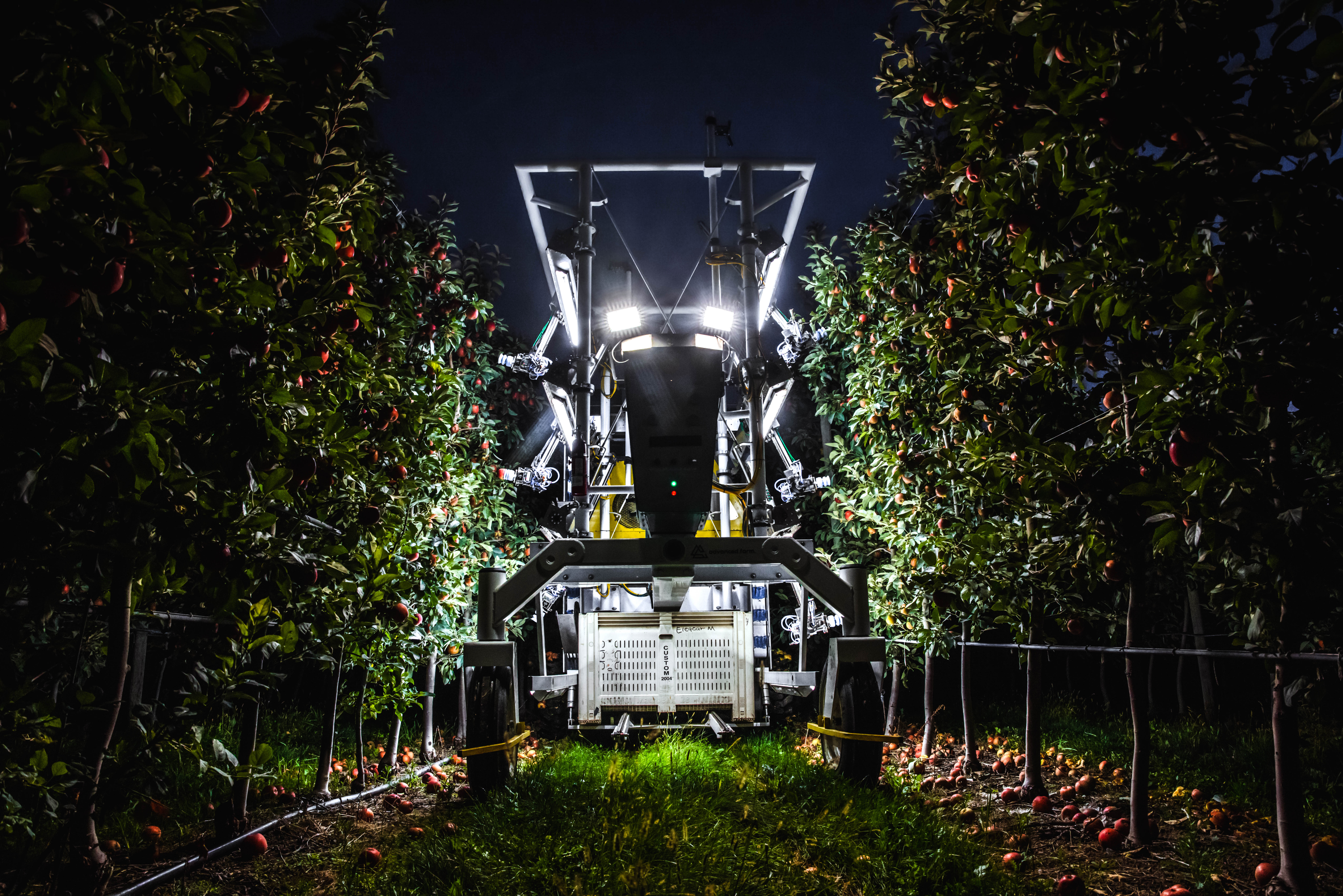 1_The advanced.farm BetterPick robotic apple harvester picks fruit at night, demonstrating one of the many benefits of autonomy