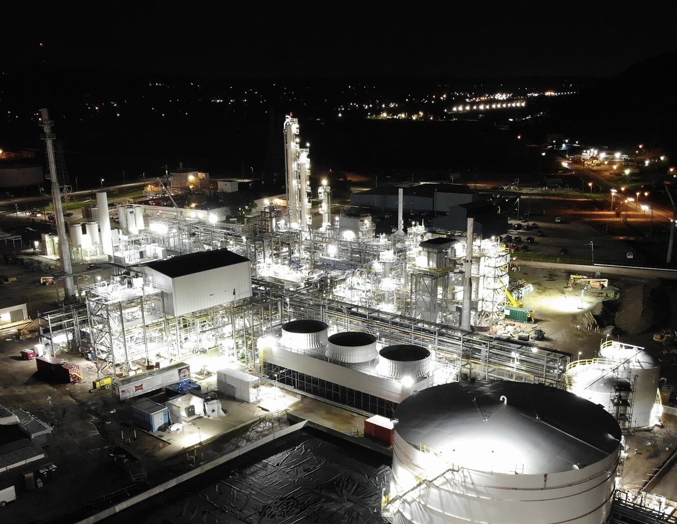 The US Methanol factory at night