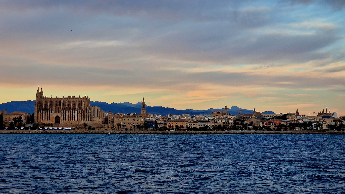 photo of Palma de Mallorca from the sea