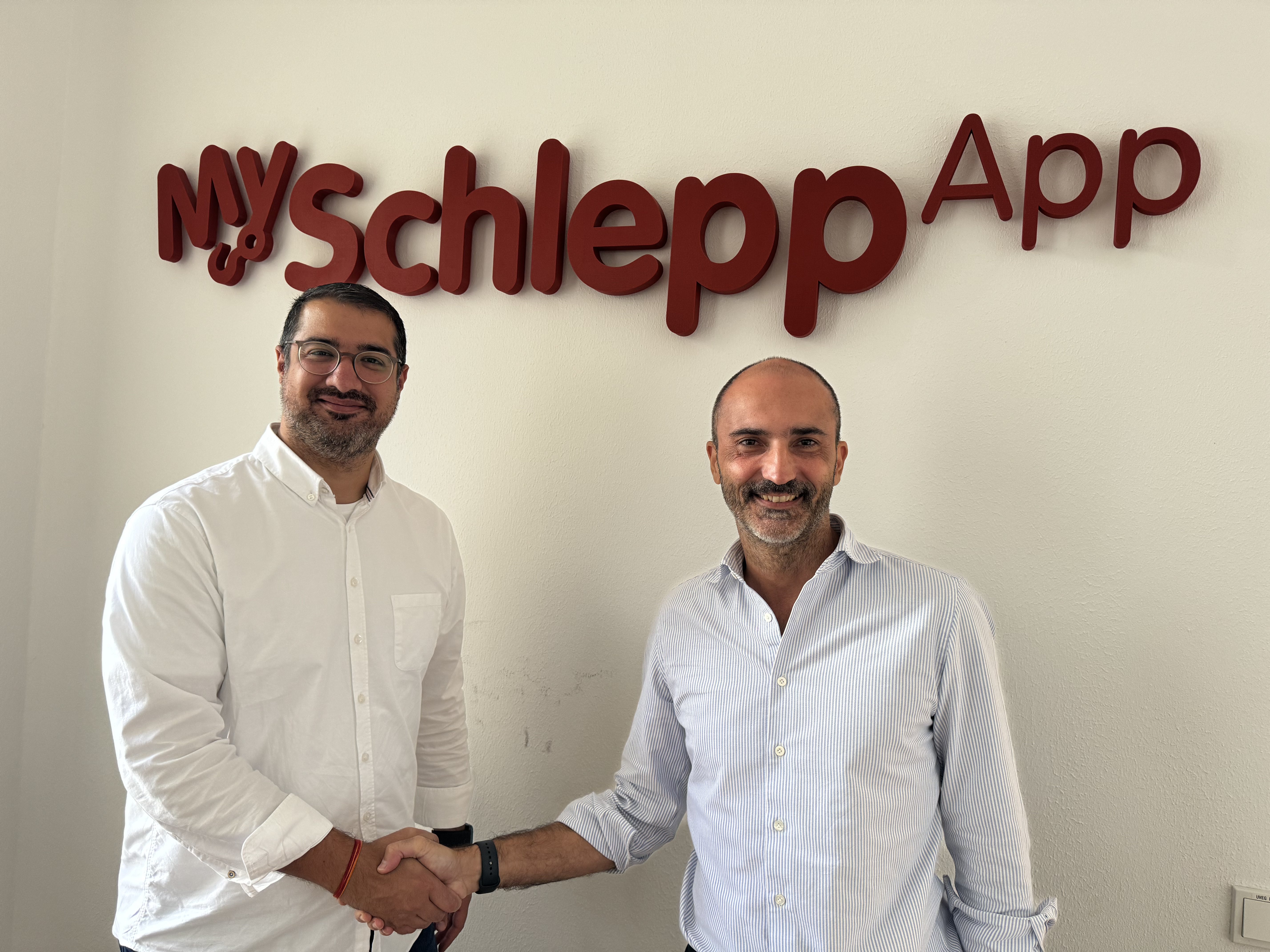 Valerio Chiaronzi, CEO of hlpy and Santosh Satschdeva, CEO of HESA Solutions GmbH